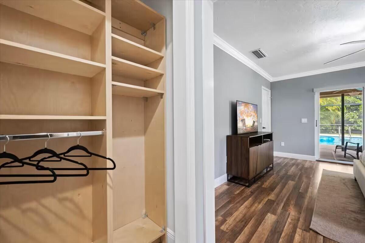 SUGAR POND MANOR OF WELLINGTON - Residential Lease