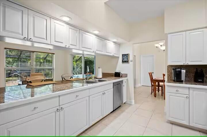 SUGAR POND MANOR OF WELLINGTON - Residential Lease