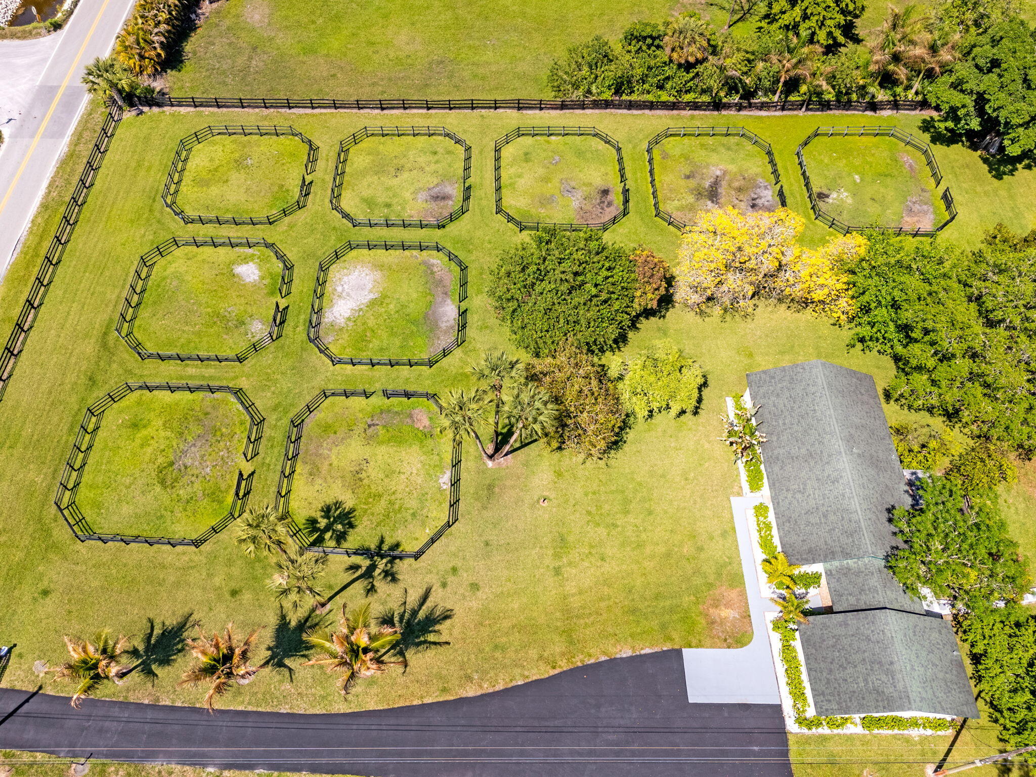 LOXAHATCHEE GROVES - Residential