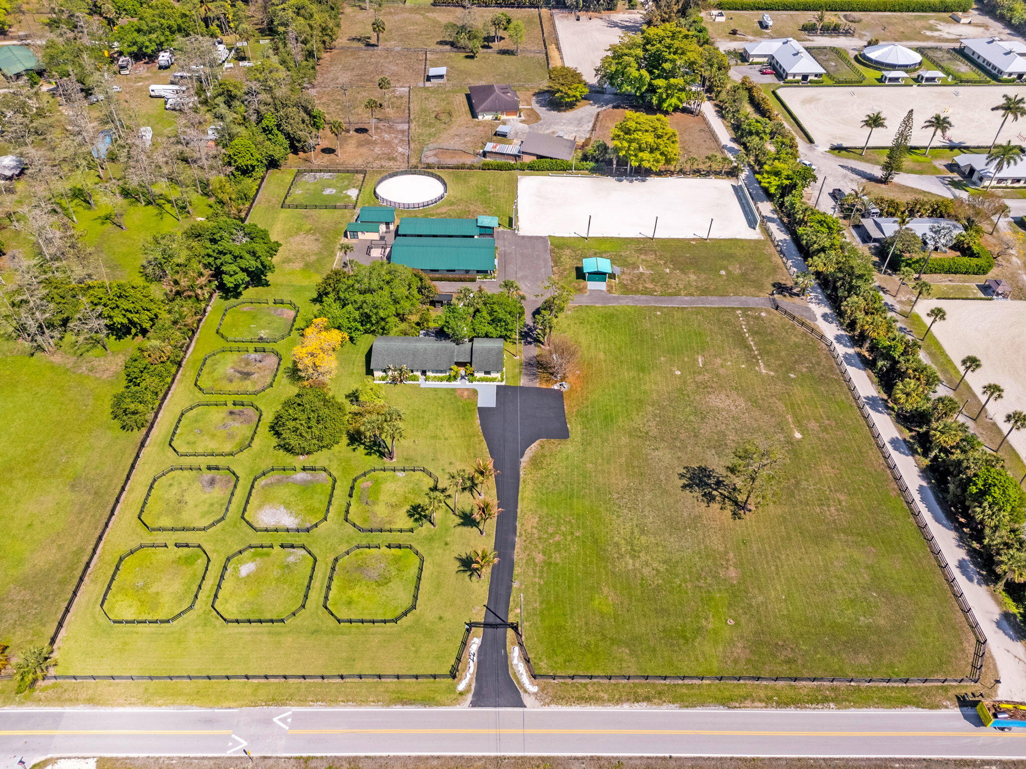 LOXAHATCHEE GROVES - Residential