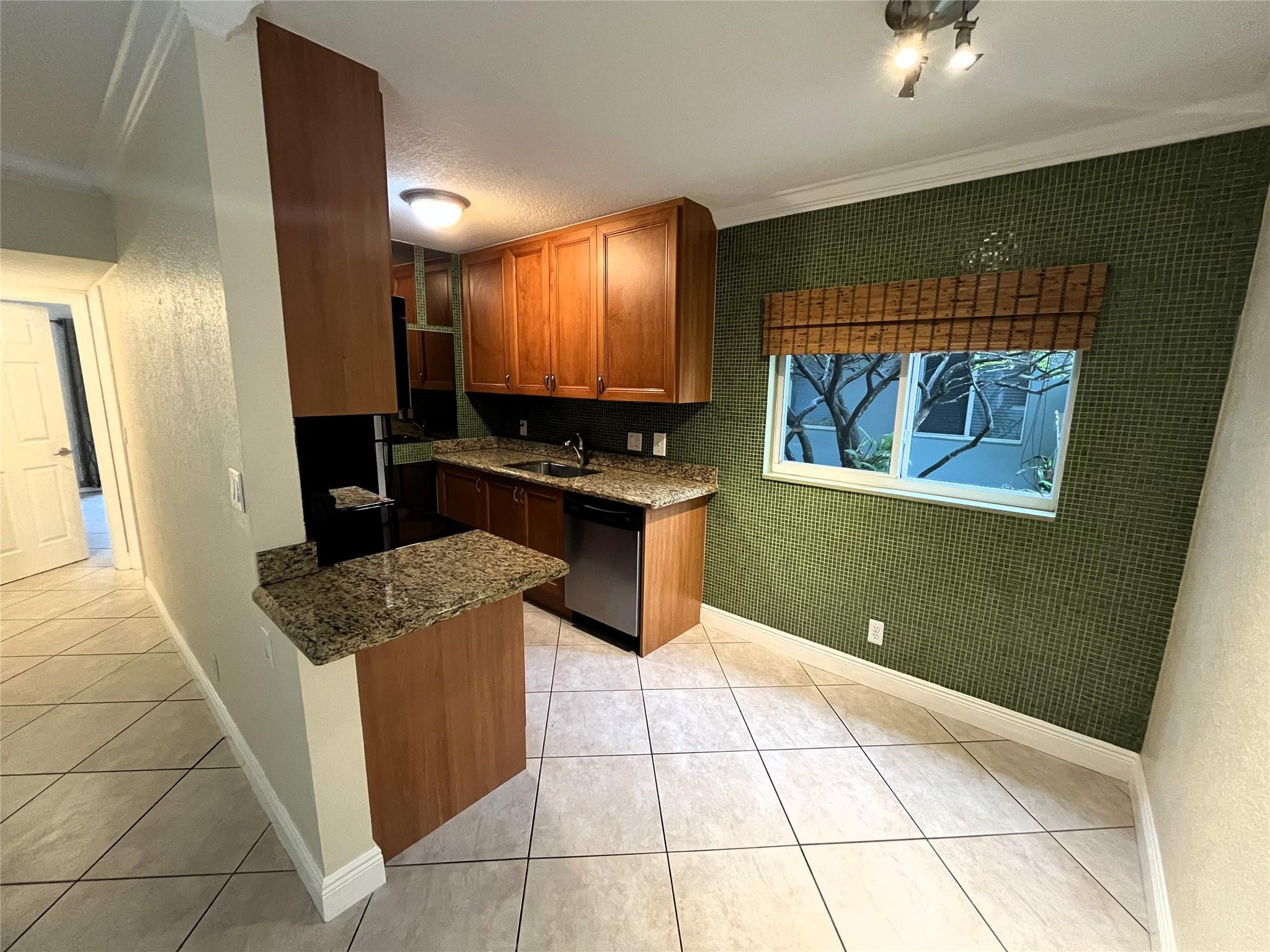 POINSETTIA LANDINGS CONDO - Residential