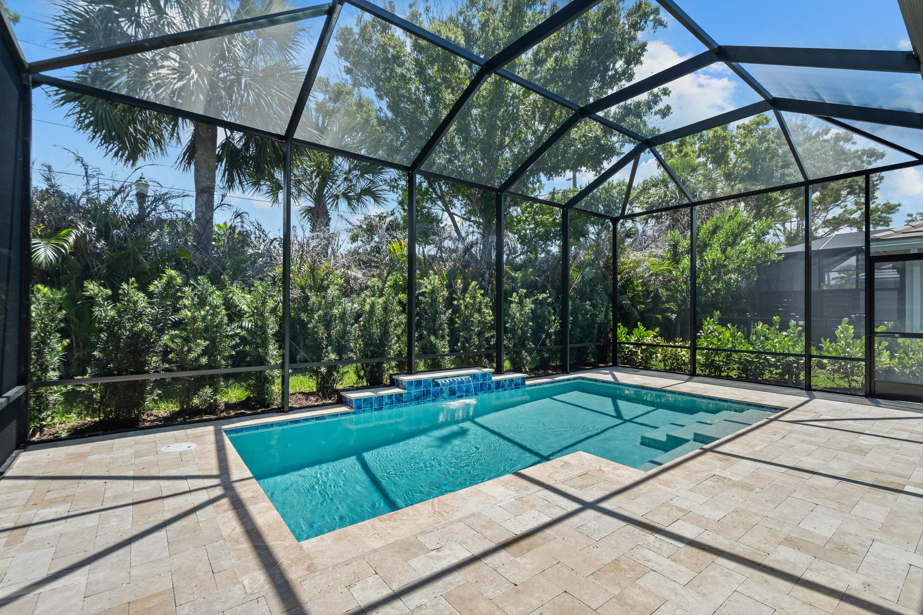 LUCAYA POINTE - PHASE 1 - Residential