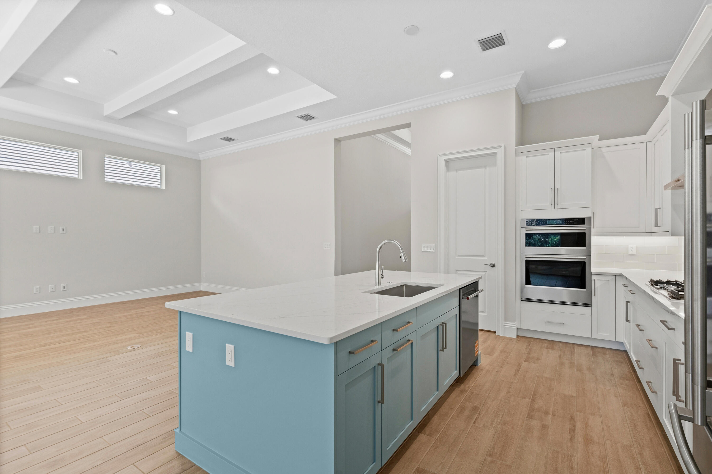 LUCAYA POINTE - PHASE 1 - Residential