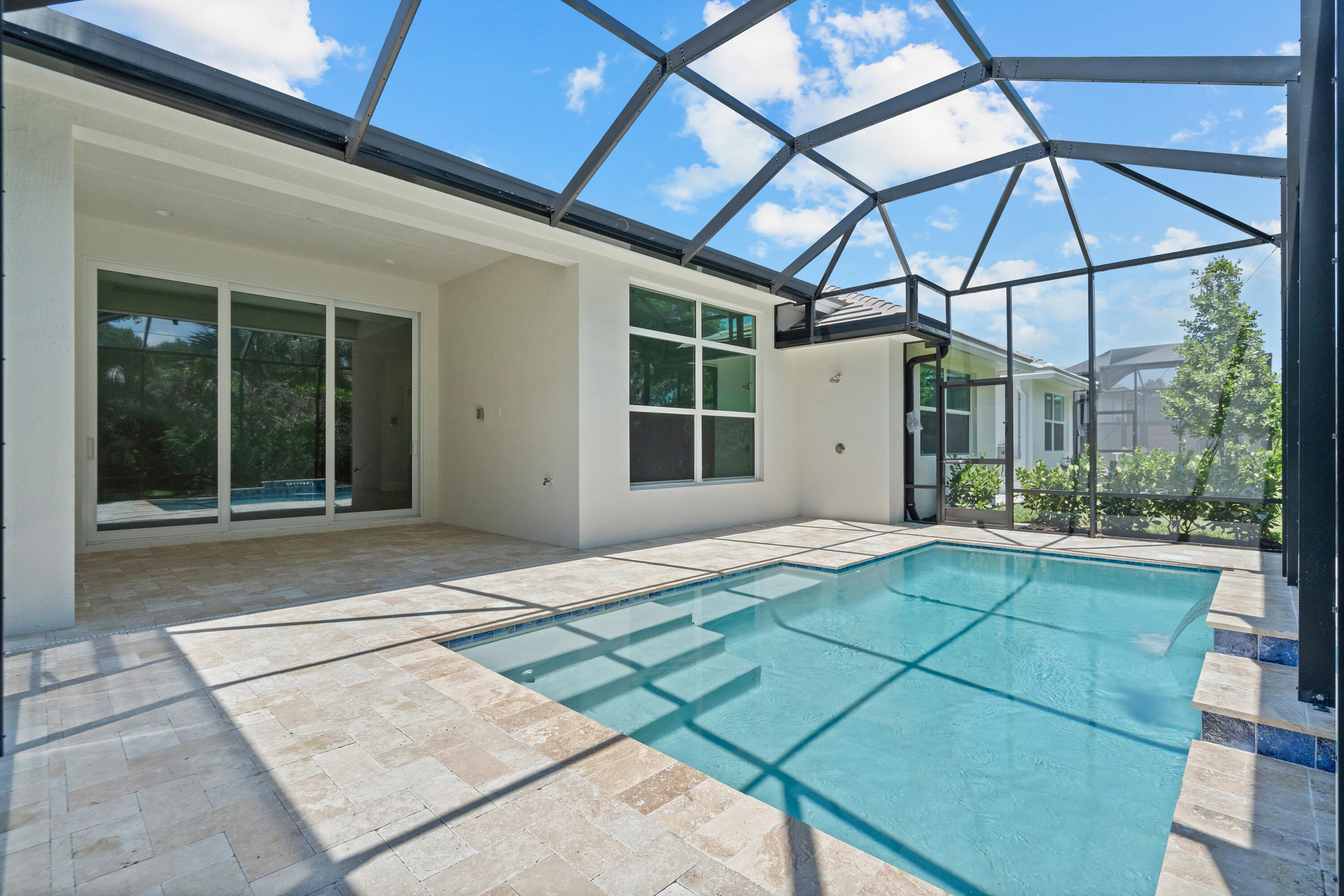 LUCAYA POINTE - PHASE 1 - Residential