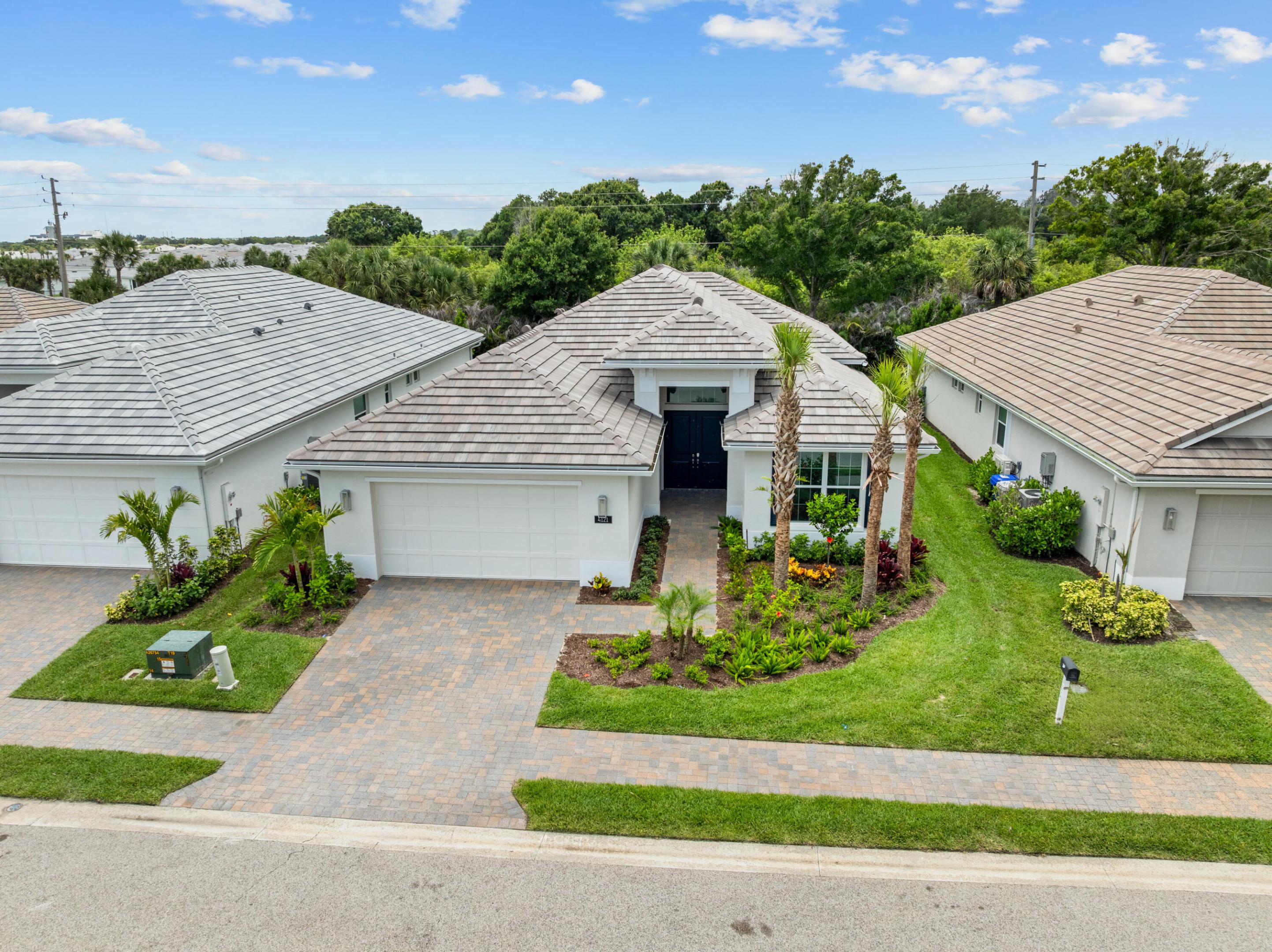 LUCAYA POINTE - PHASE 1 - Residential