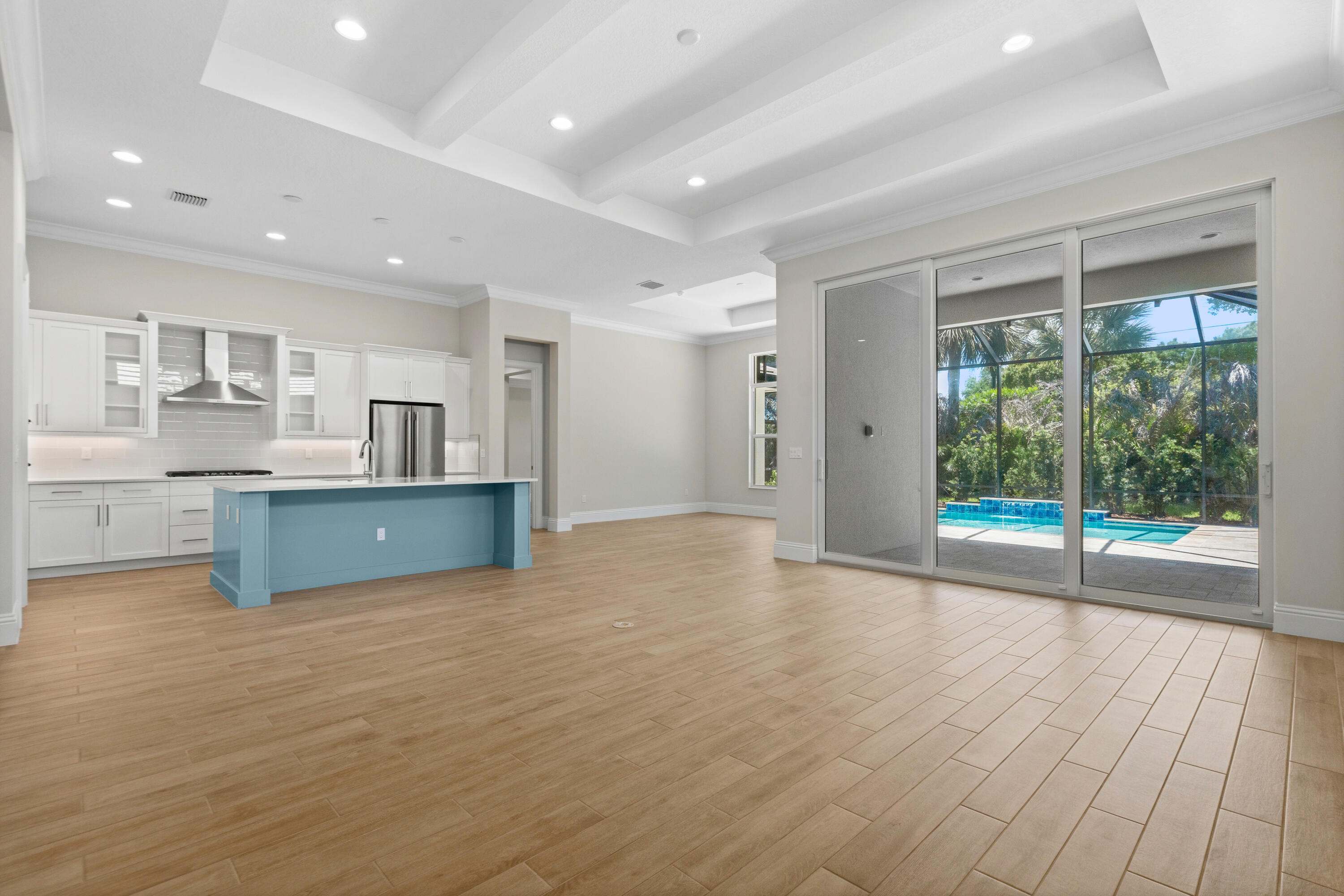 LUCAYA POINTE - PHASE 1 - Residential