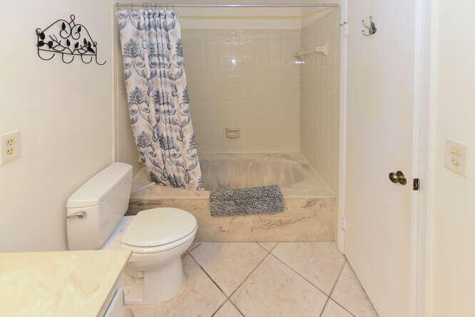 OCEANSIDE TERRACE CONDO - Residential Lease