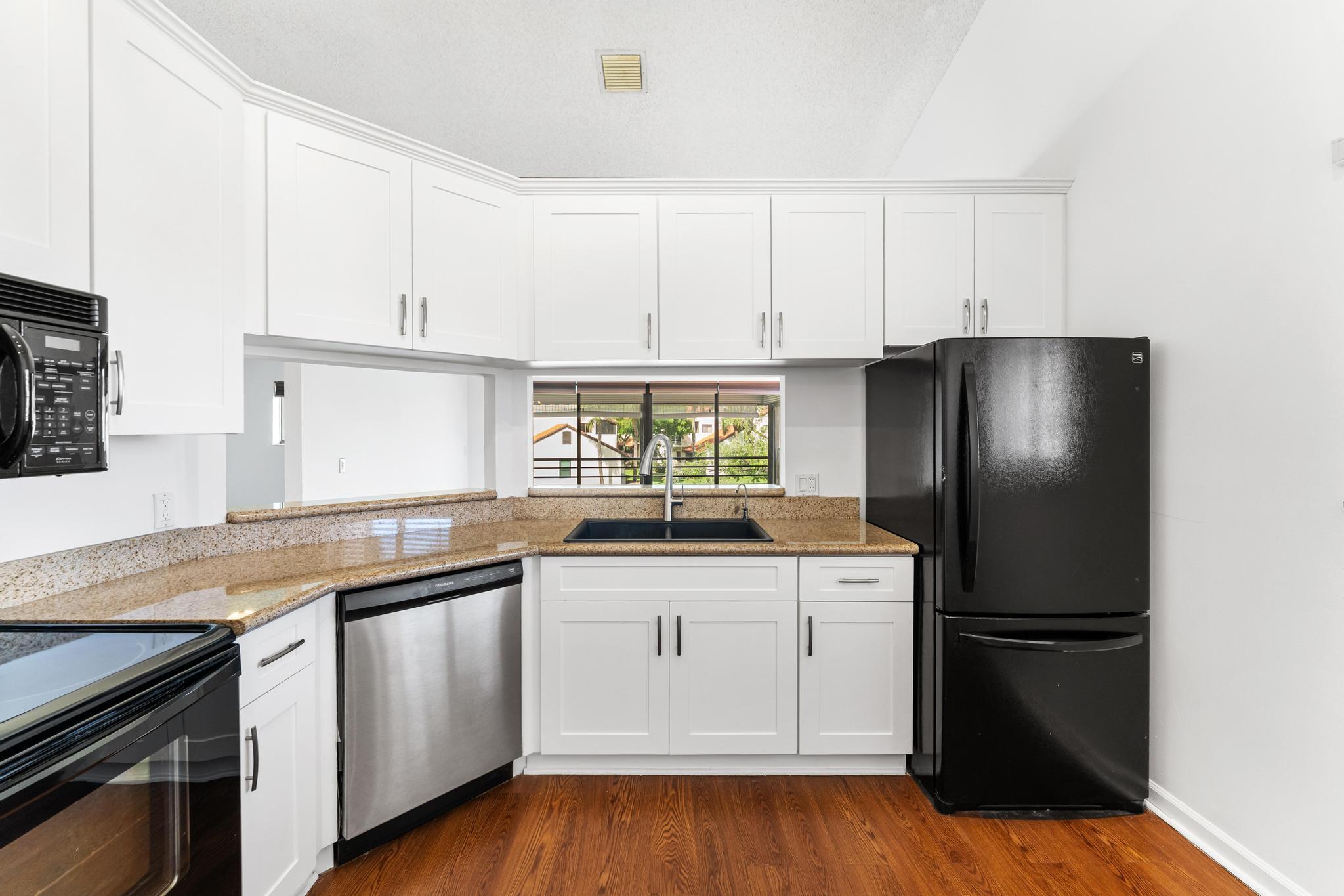 SOUTH LAKE CONDS ONE - Residential