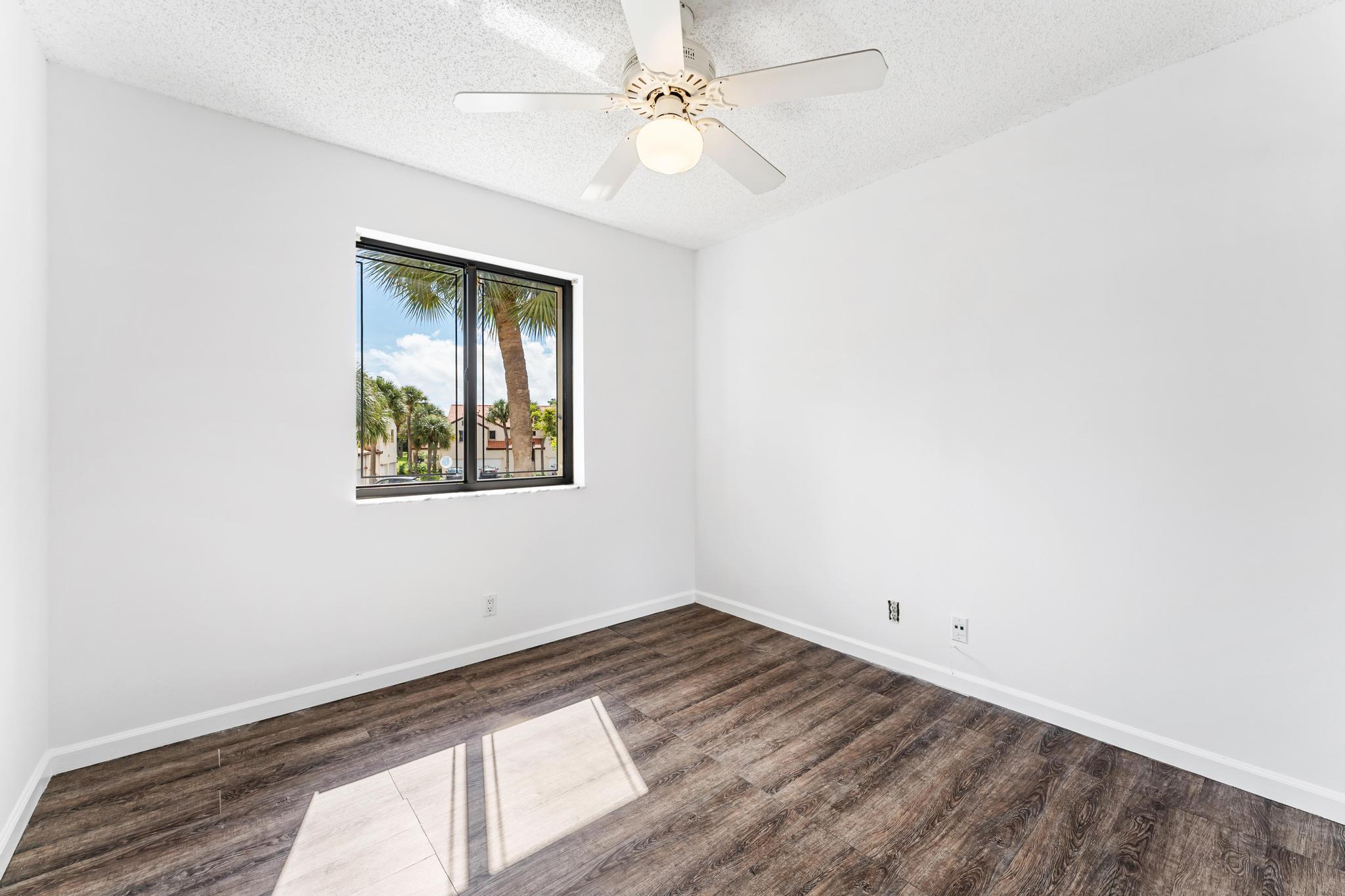 SOUTH LAKE CONDS ONE - Residential
