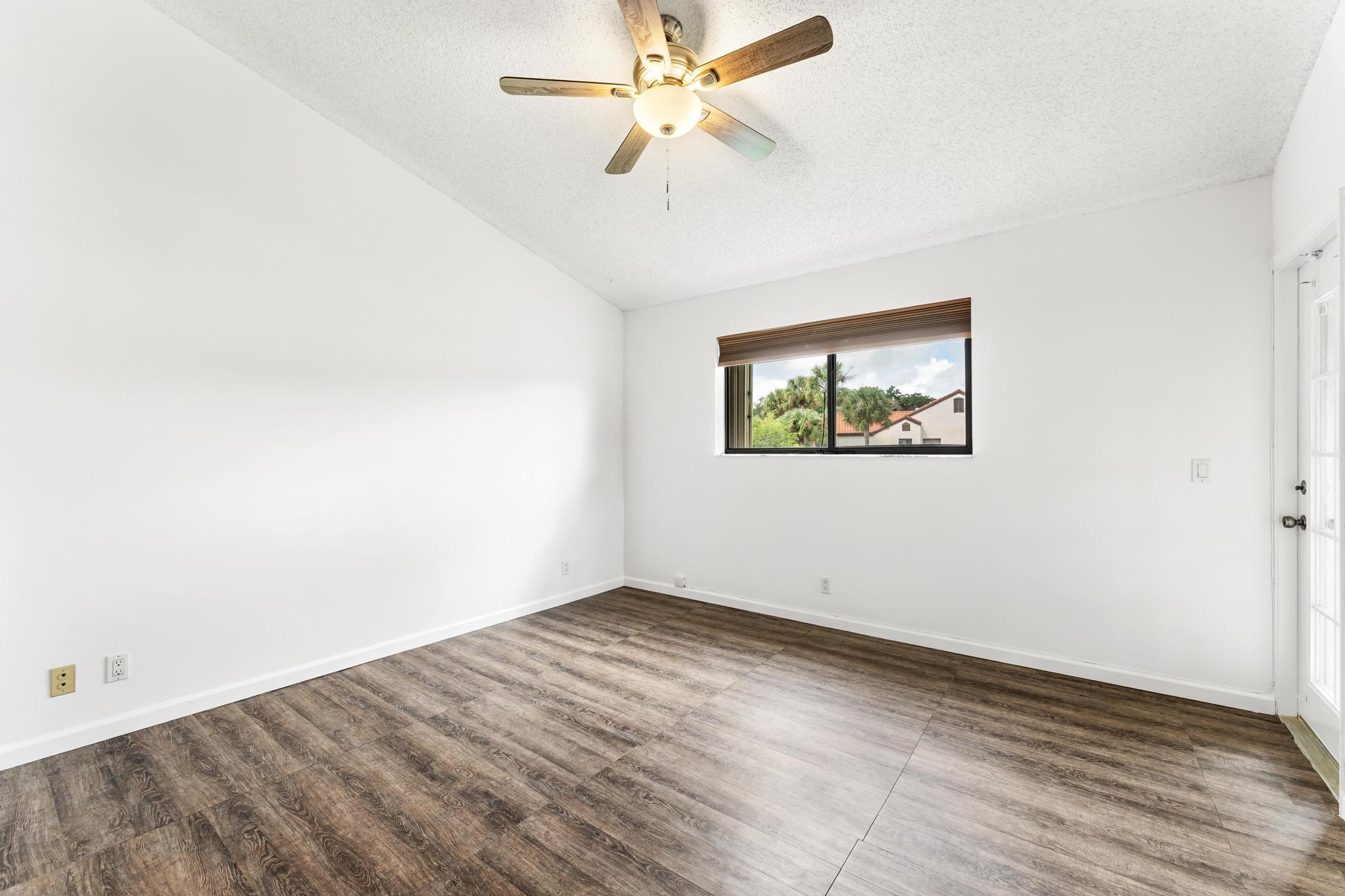 SOUTH LAKE CONDS ONE - Residential