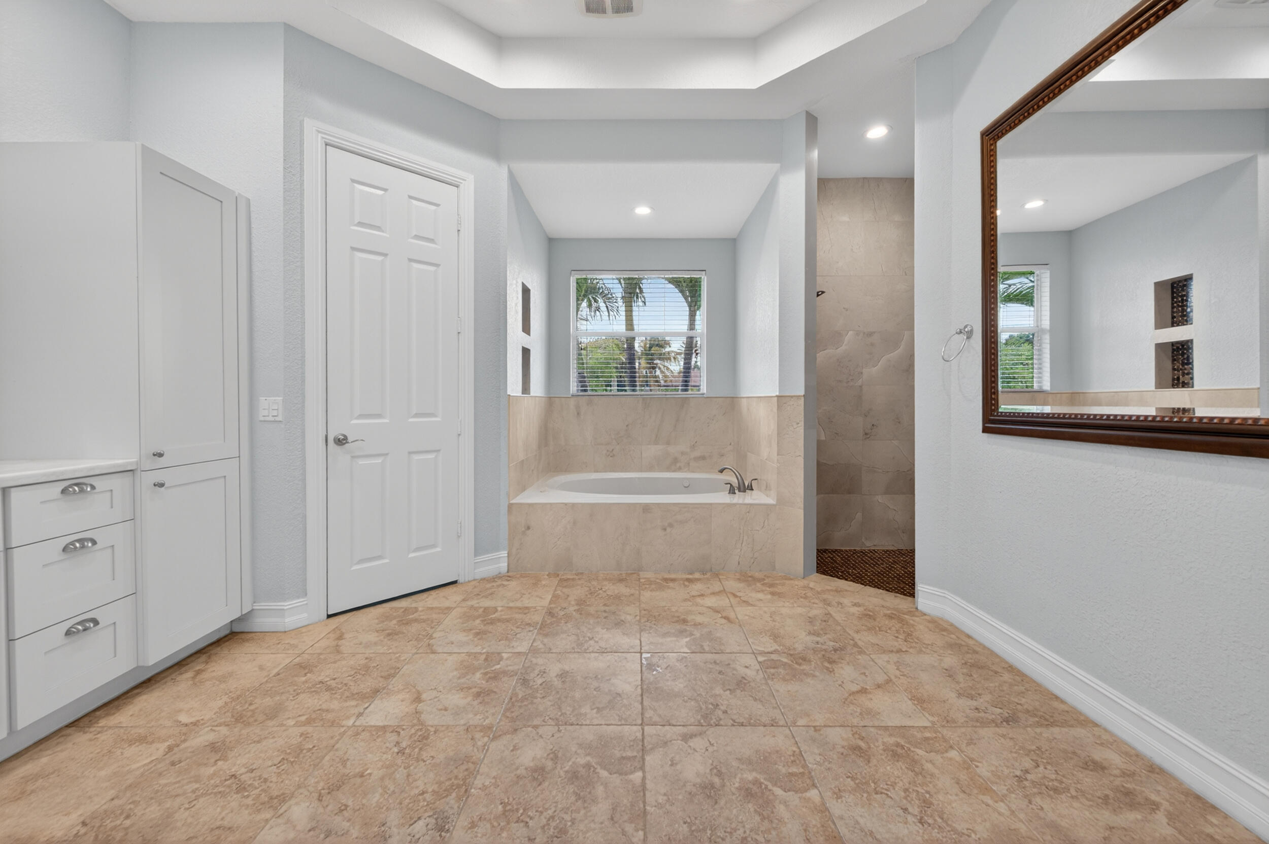FLA FRUIT LANDS - Residential