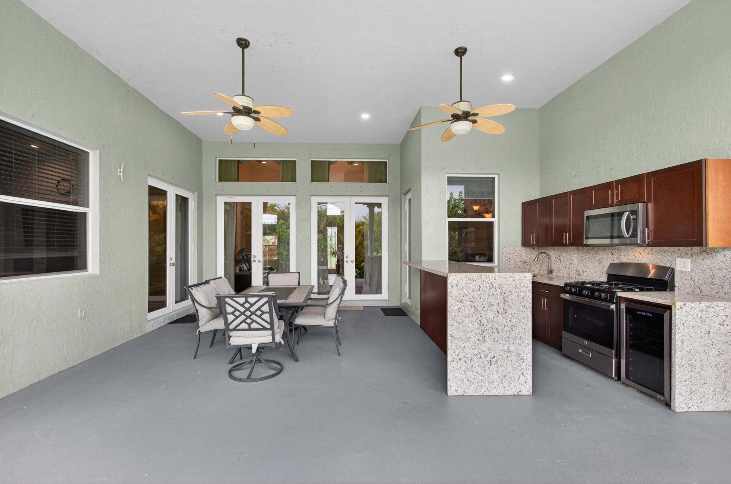 FLA FRUIT LANDS - Residential