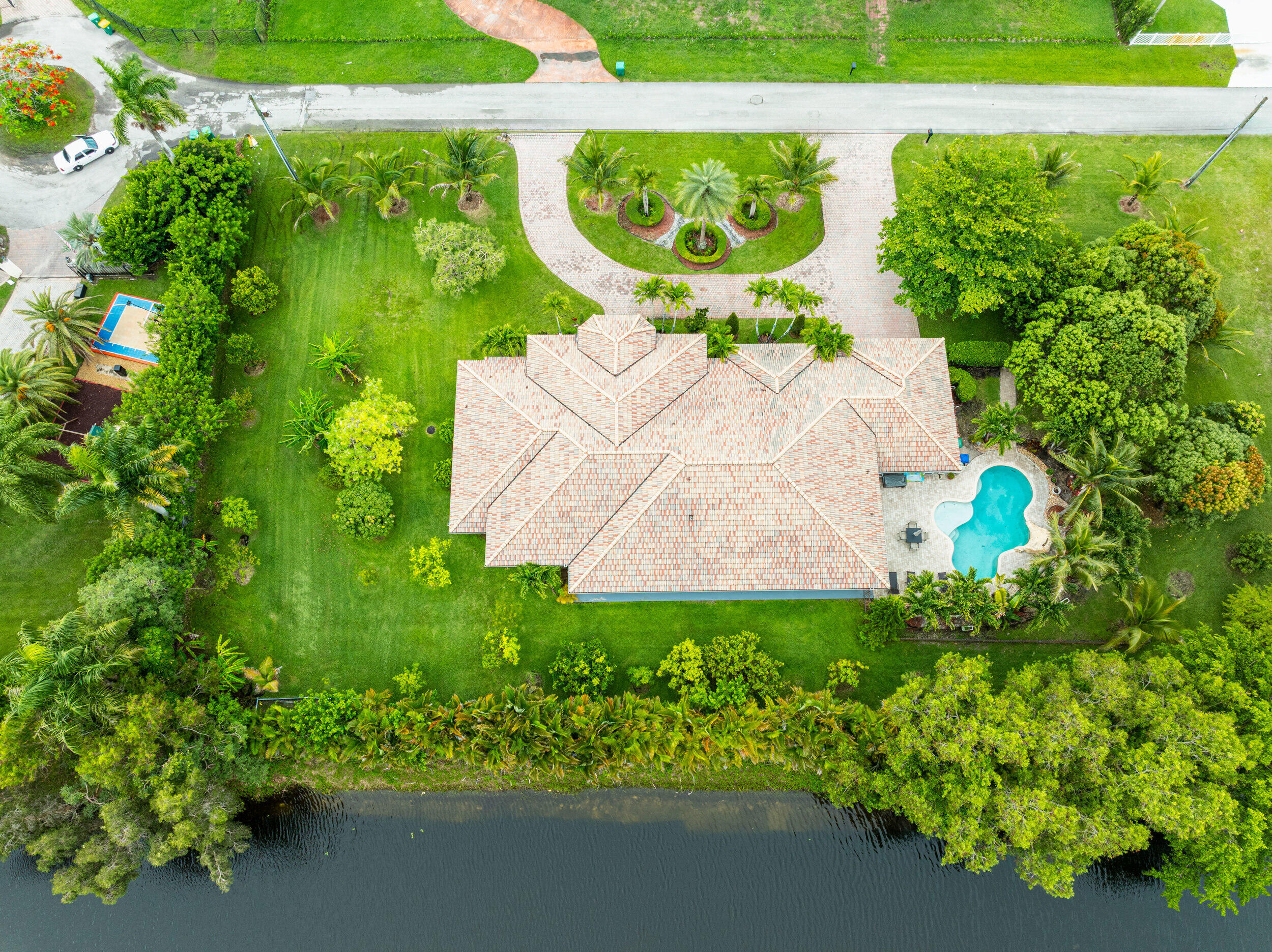 FLA FRUIT LANDS - Residential