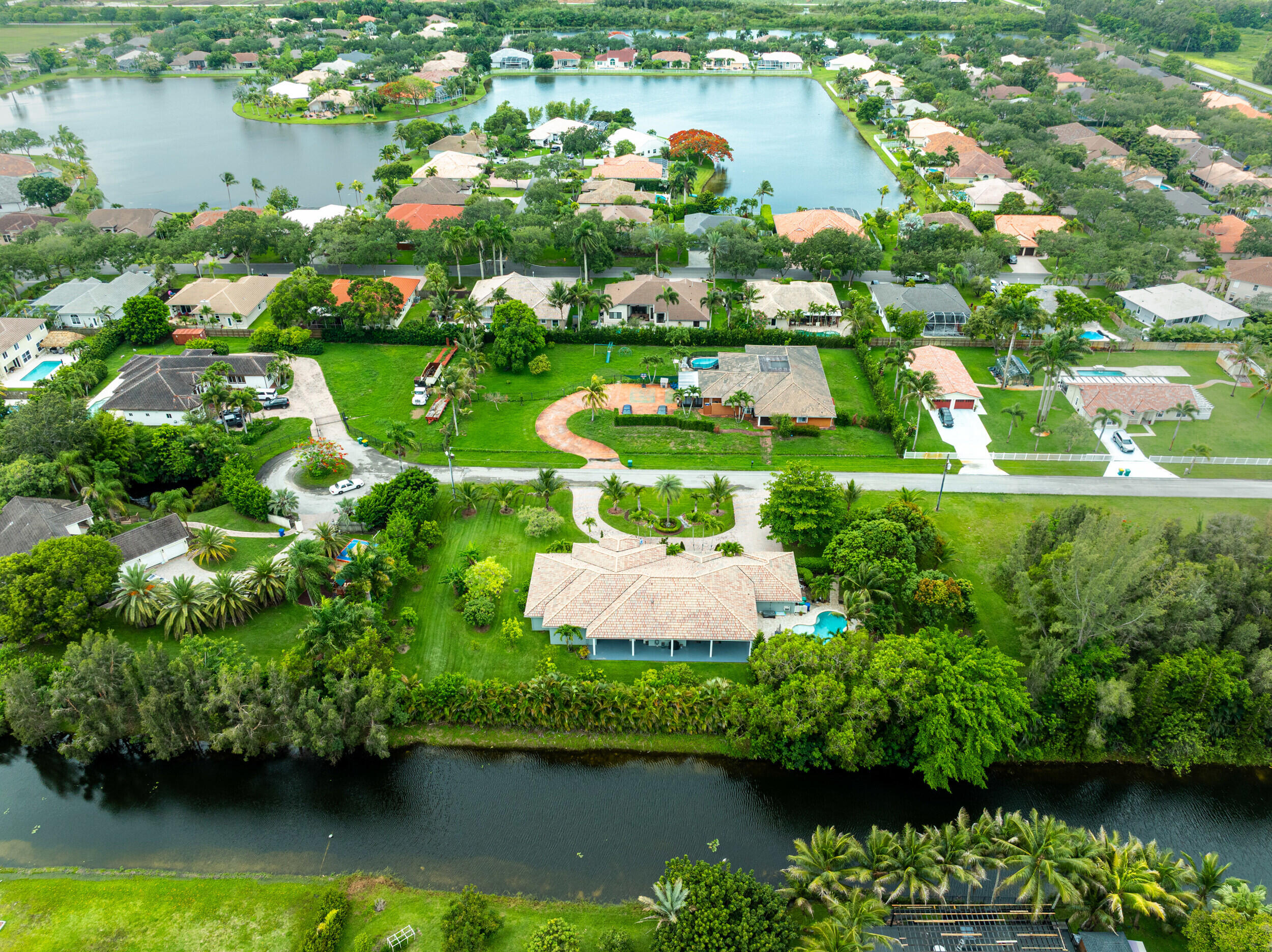 FLA FRUIT LANDS - Residential