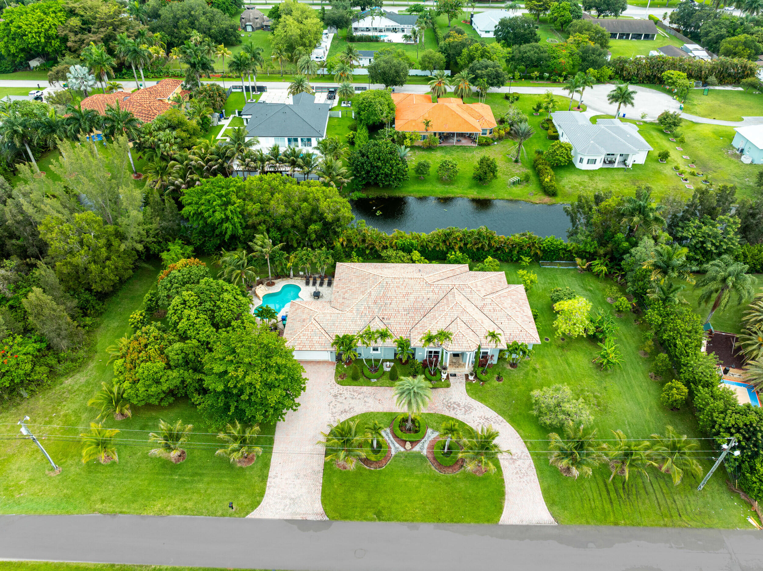 FLA FRUIT LANDS - Residential