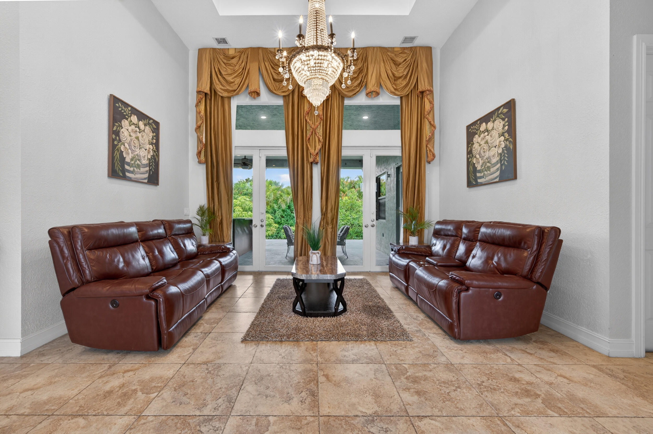 FLA FRUIT LANDS - Residential