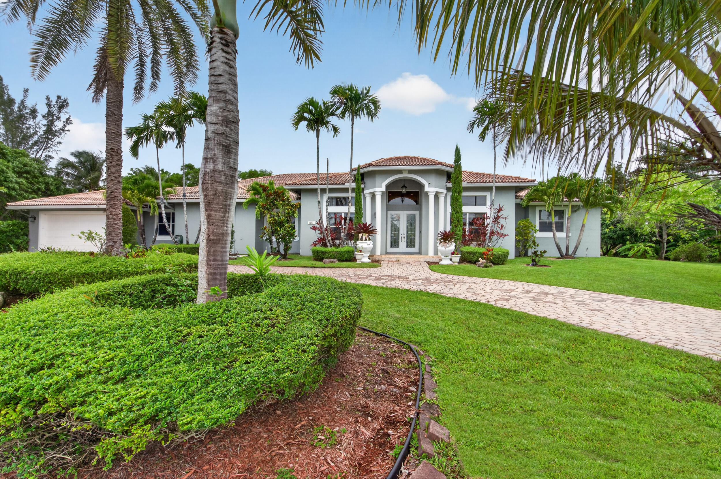 FLA FRUIT LANDS - Residential
