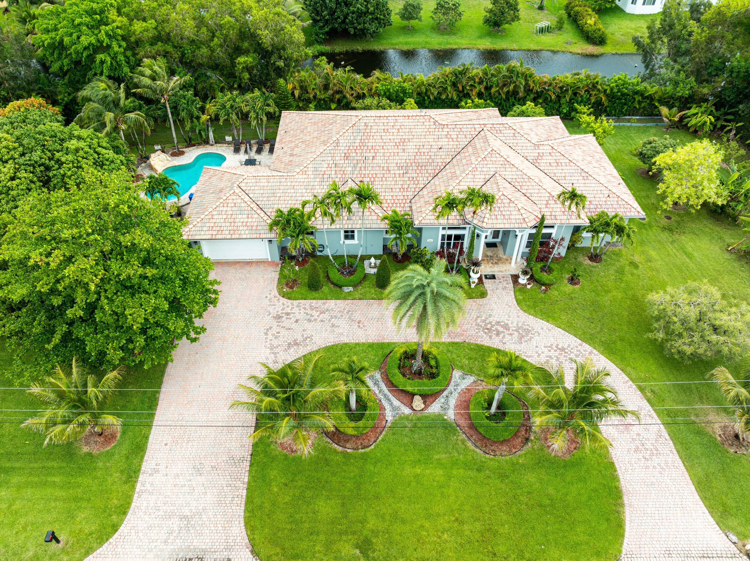 FLA FRUIT LANDS - Residential