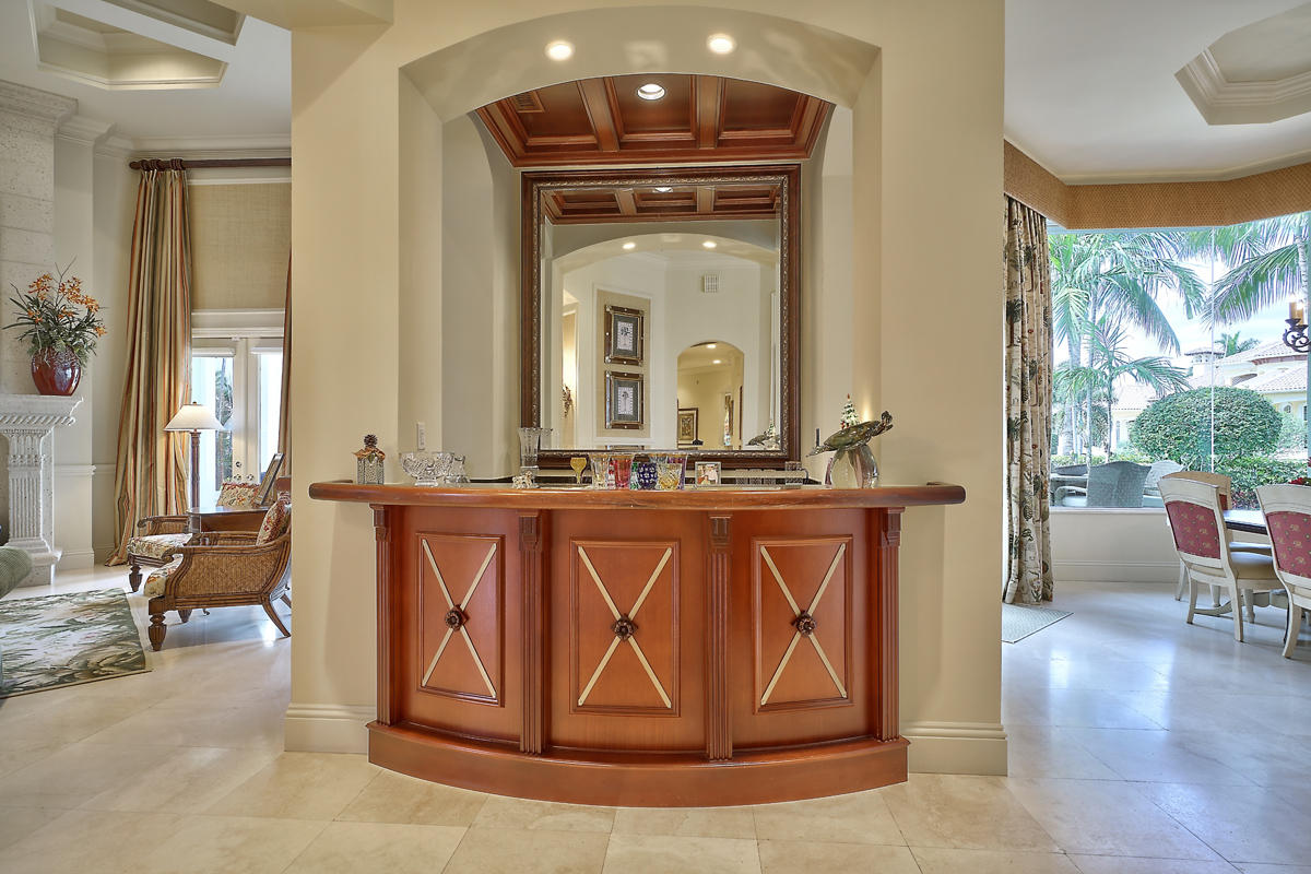 ROYAL PALM YACHT & COUNTRY CLUB - Residential