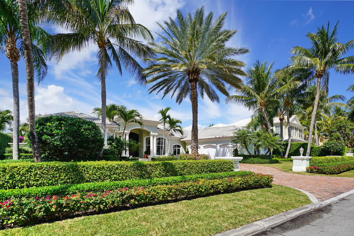 ROYAL PALM YACHT & COUNTRY CLUB - Residential