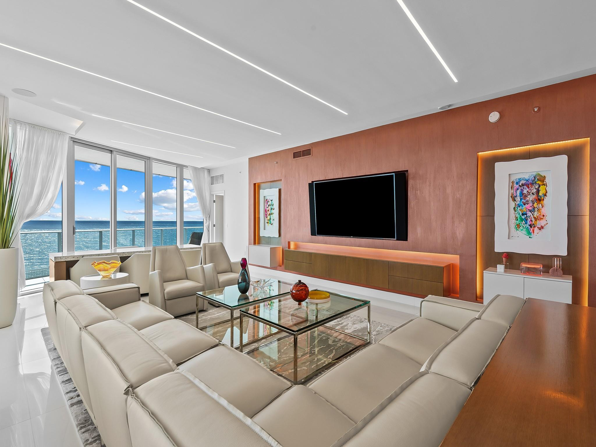 PARAMOUNT FT LAUDERDALE C - Residential