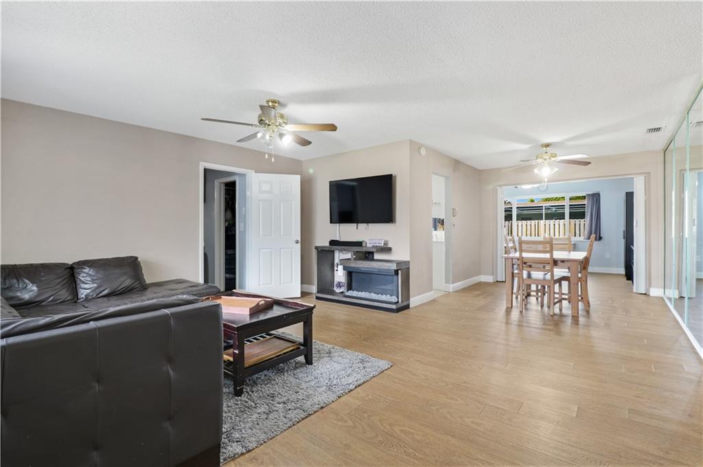 Sunrise Golf Village Sec - Residential