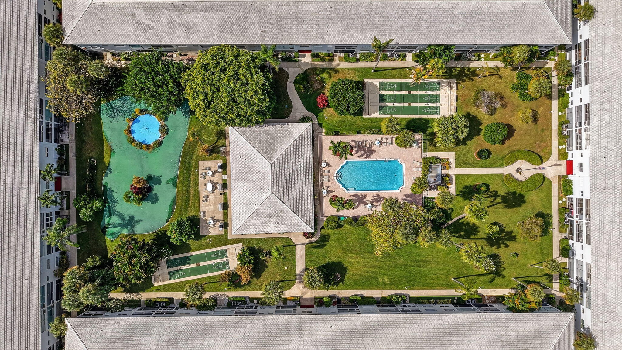 LIGHTHOUSE POINT GARDENS SOUTH - Residential