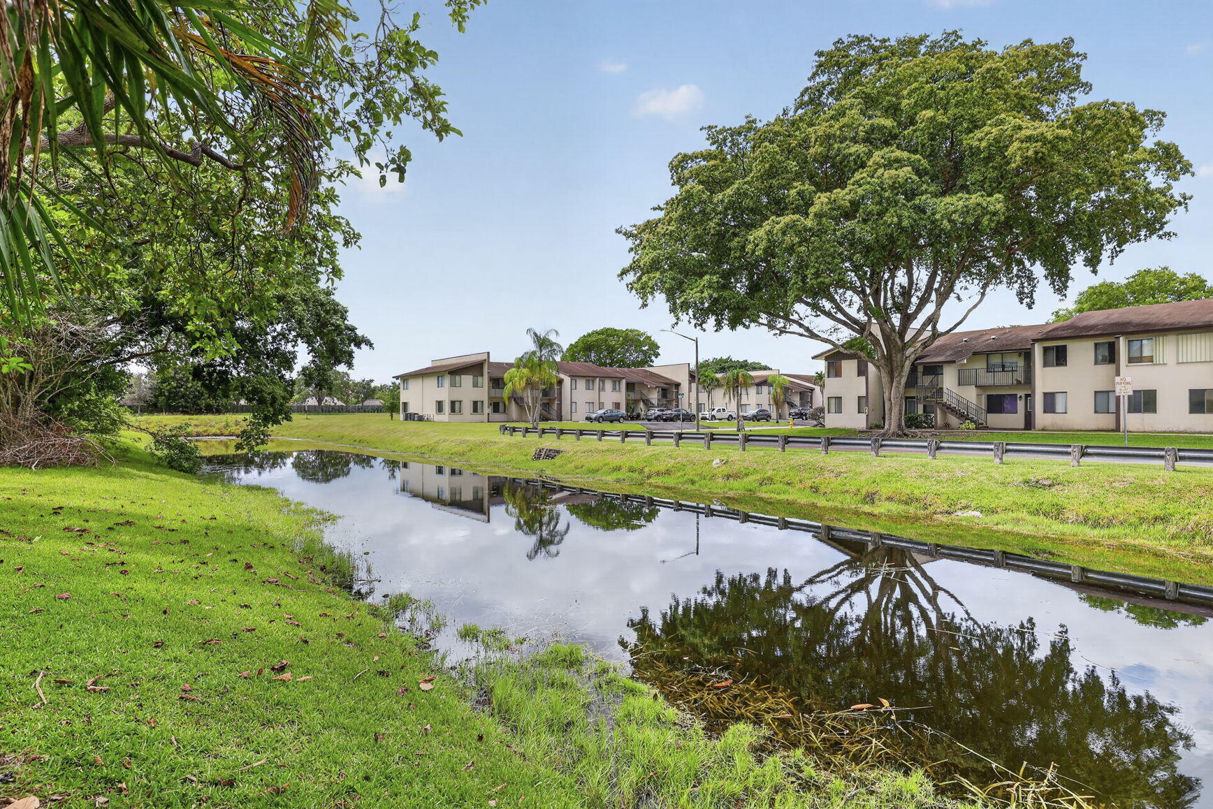 WOODLAKE SHORES - Residential