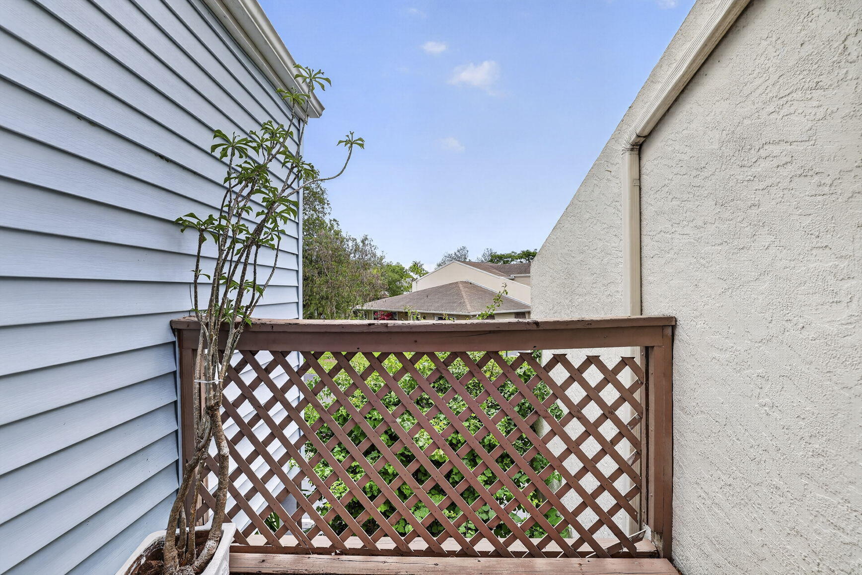 WOODLAKE SHORES - Residential