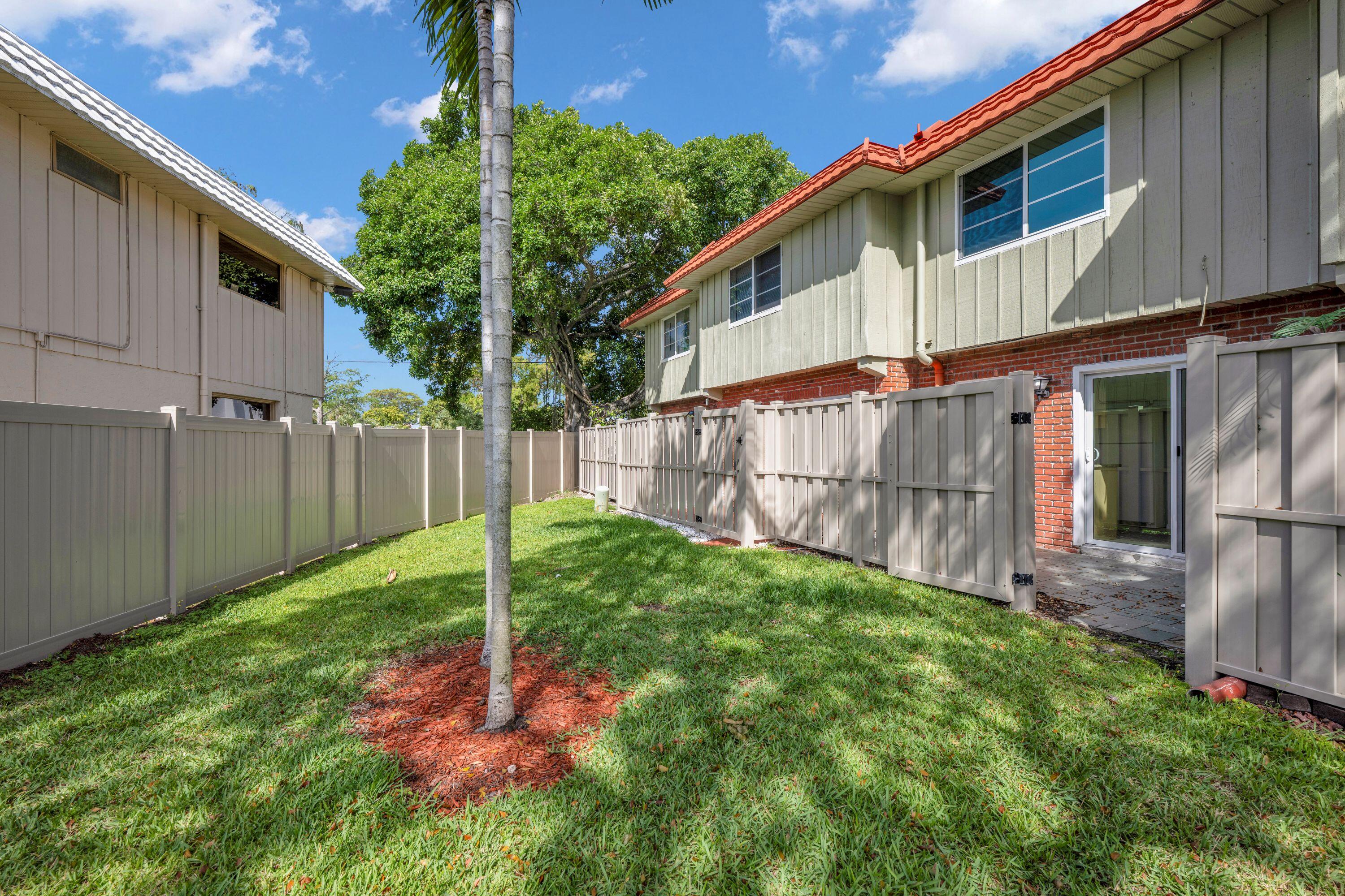 MANOR GROVE VILLAGE THREE CONDO - Residential