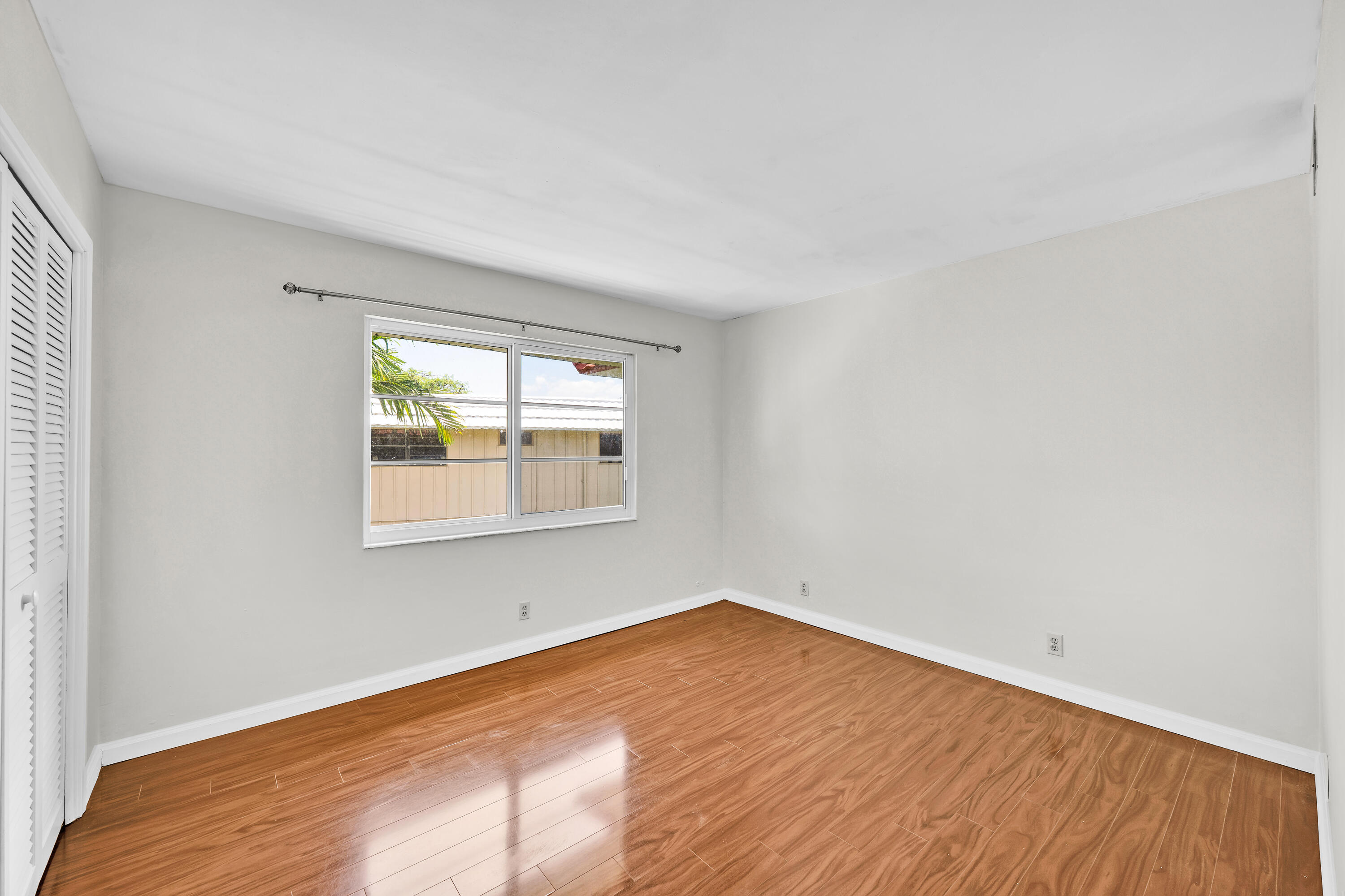 MANOR GROVE VILLAGE THREE CONDO - Residential