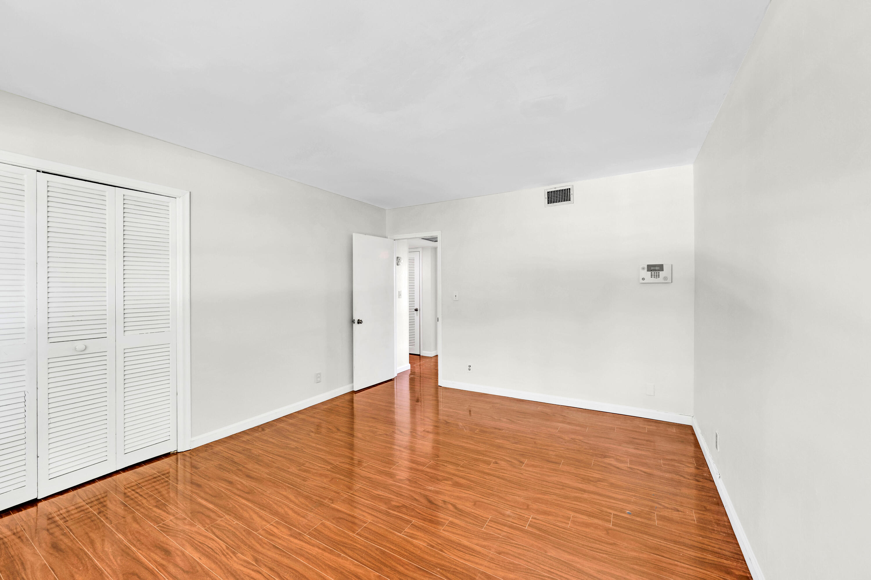 MANOR GROVE VILLAGE THREE CONDO - Residential