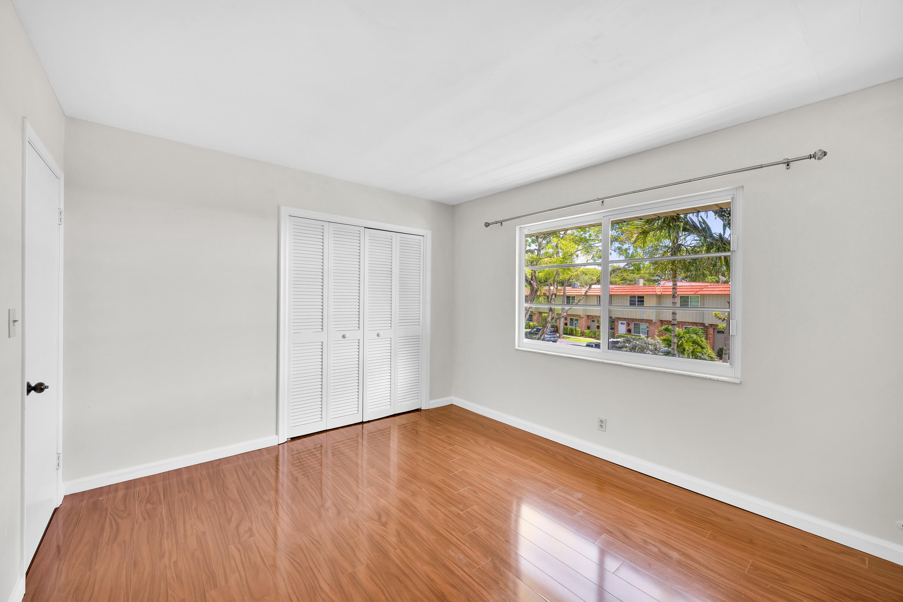MANOR GROVE VILLAGE THREE CONDO - Residential