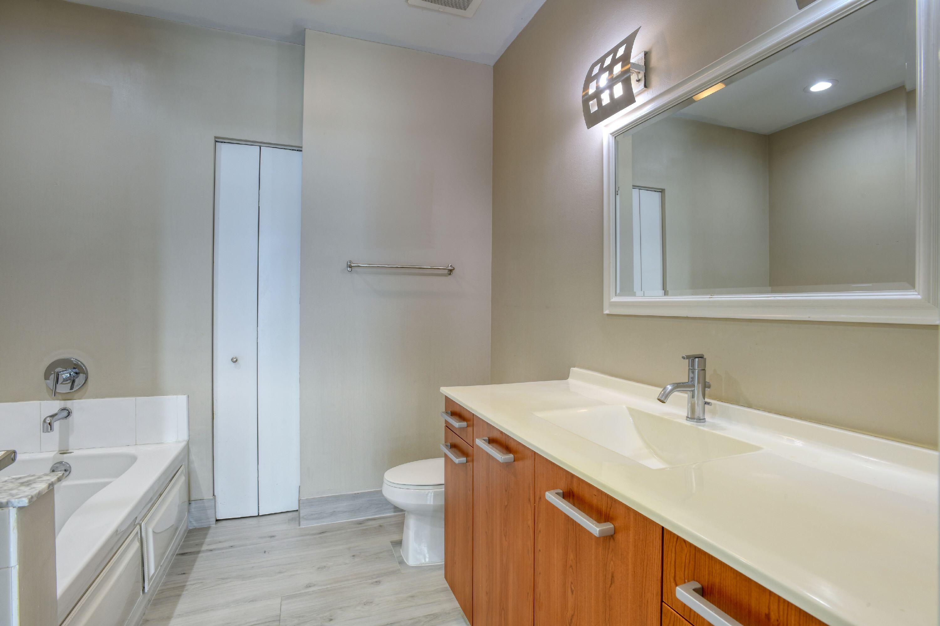 NOLA LOFTS CONDOMINIUM I - Residential Lease