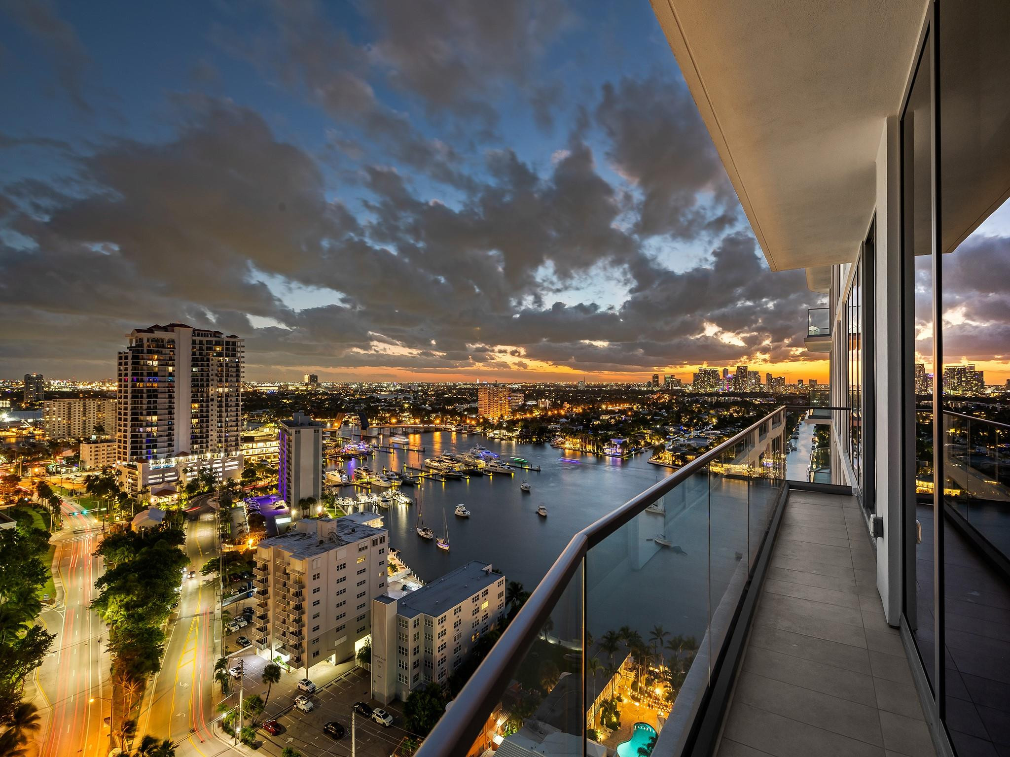 SELENE OCEANFRONT RESIDEN - Residential