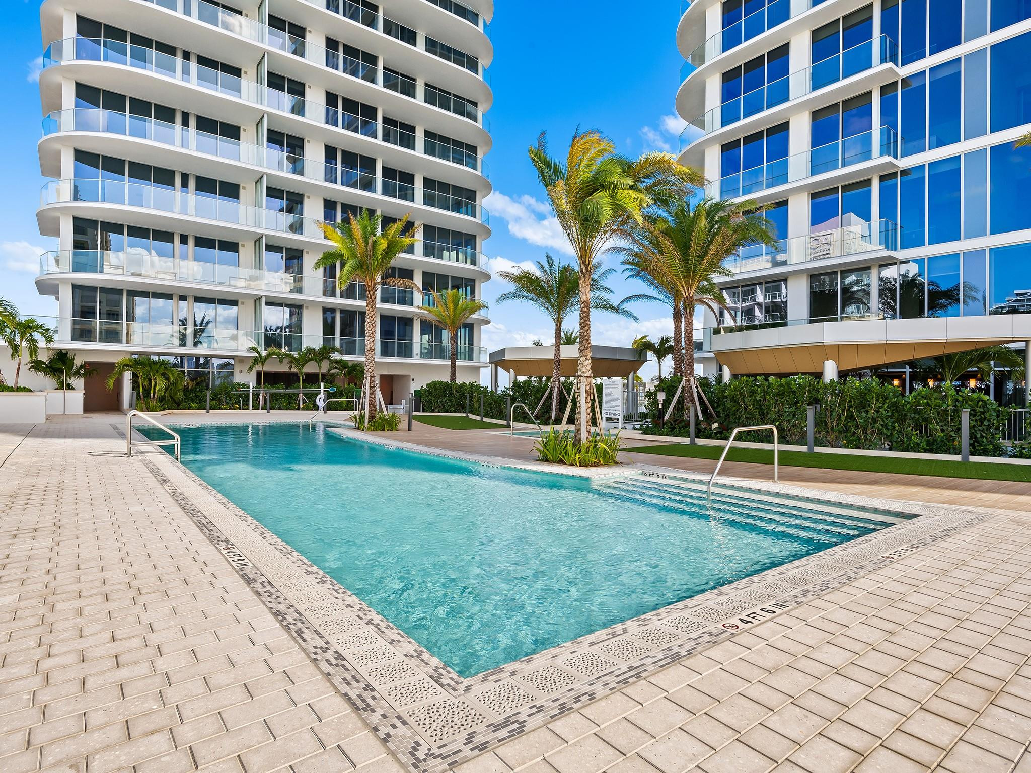 SELENE OCEANFRONT RESIDEN - Residential