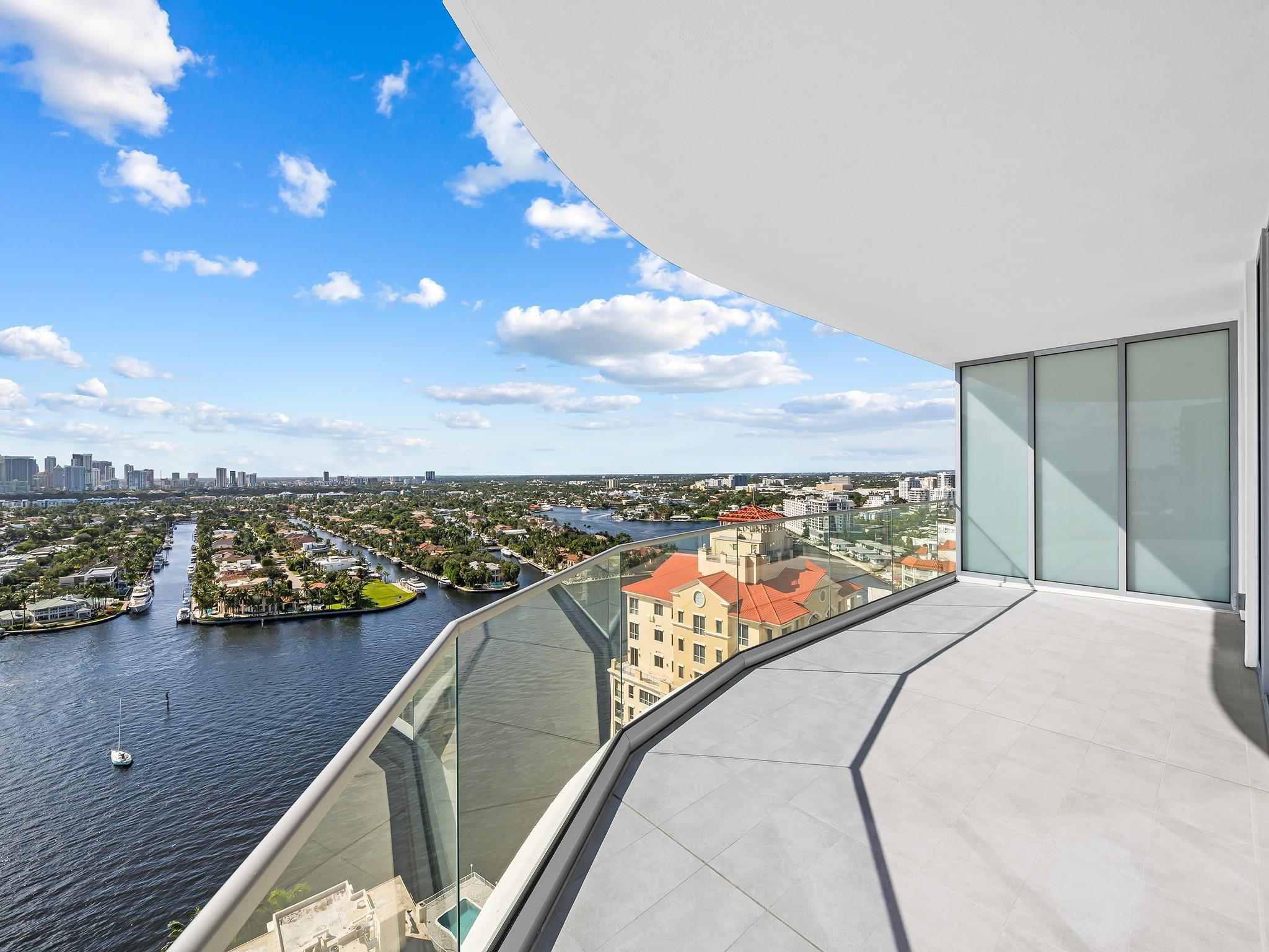 SELENE OCEANFRONT RESIDEN - Residential