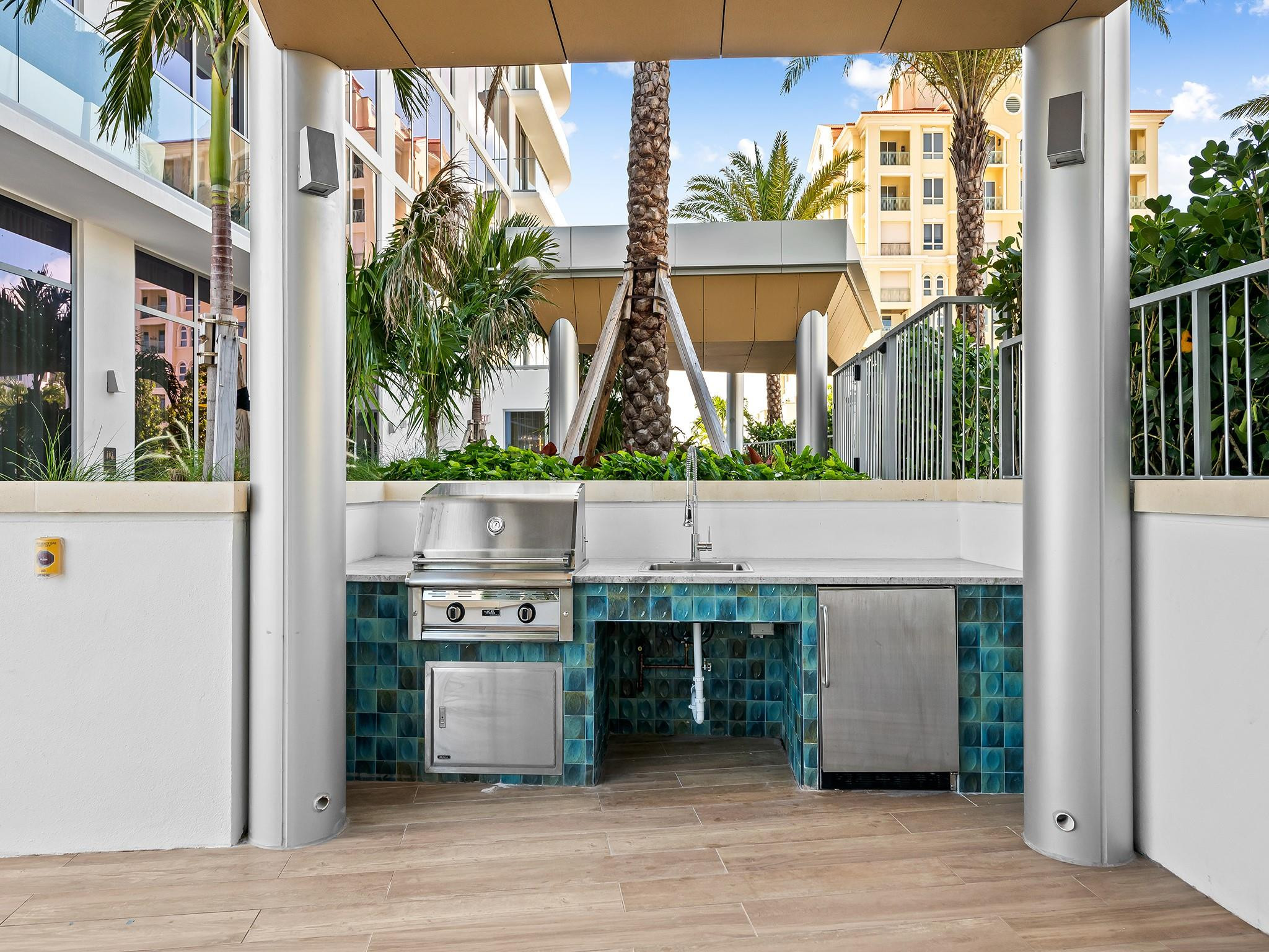 SELENE OCEANFRONT RESIDEN - Residential