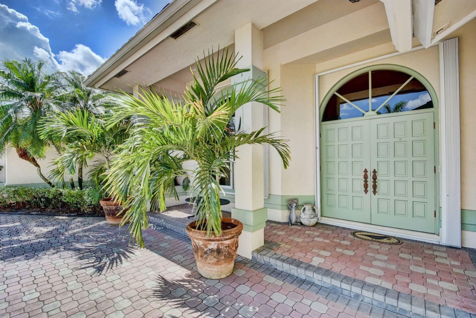 PALM BEACH POINT - Residential
