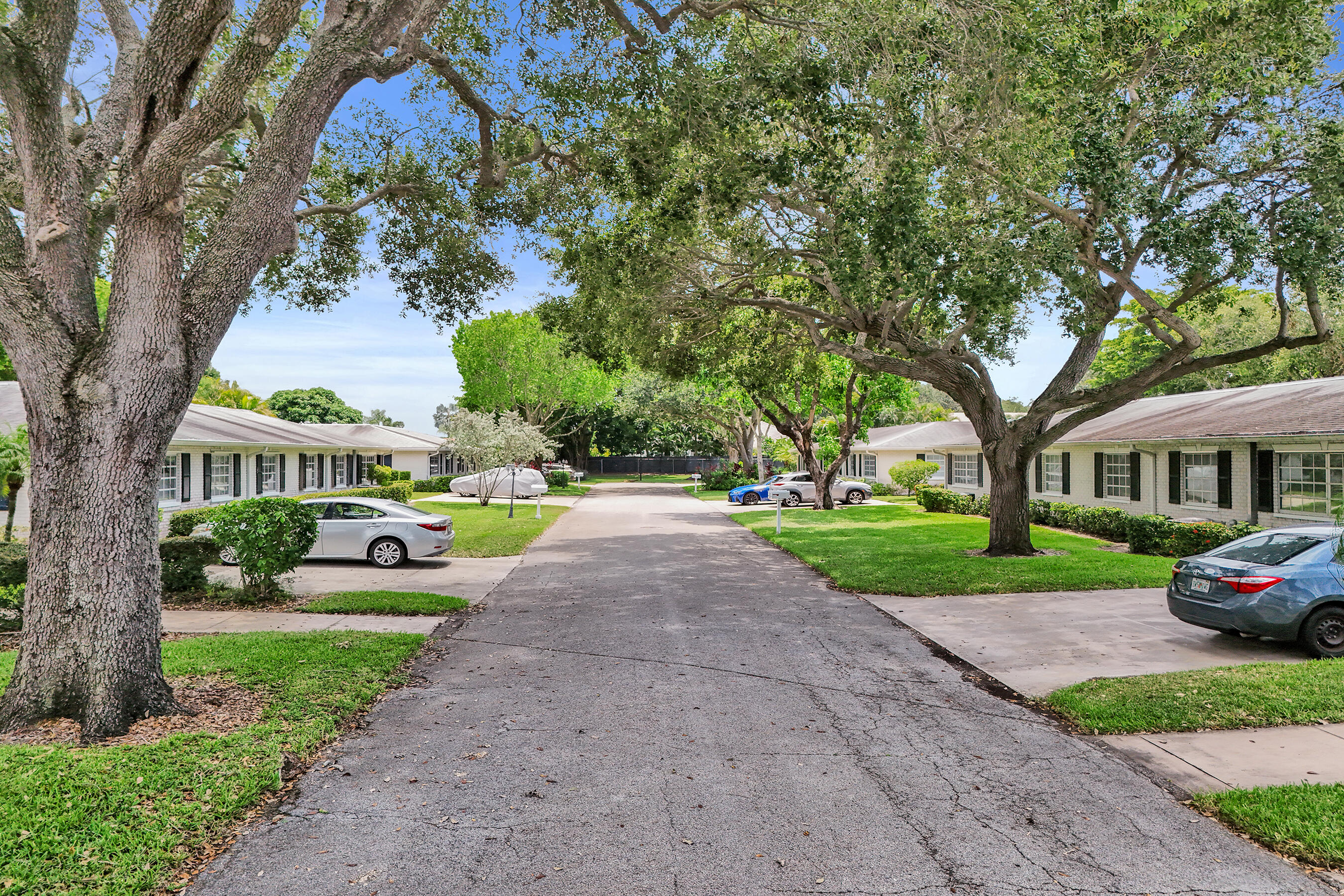 LIMETREE CONDO - Residential