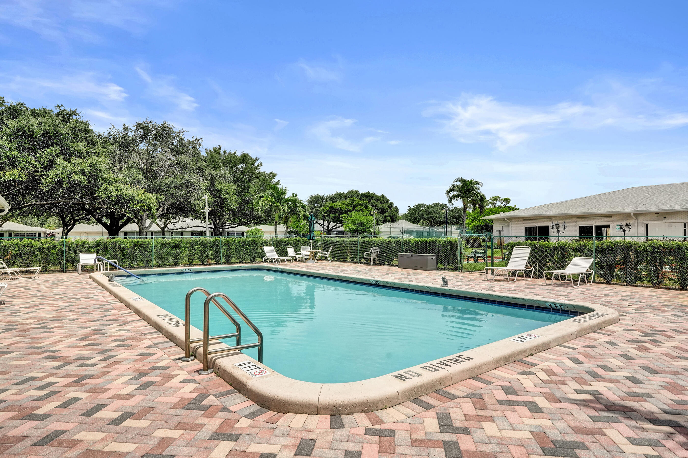 LIMETREE CONDO - Residential