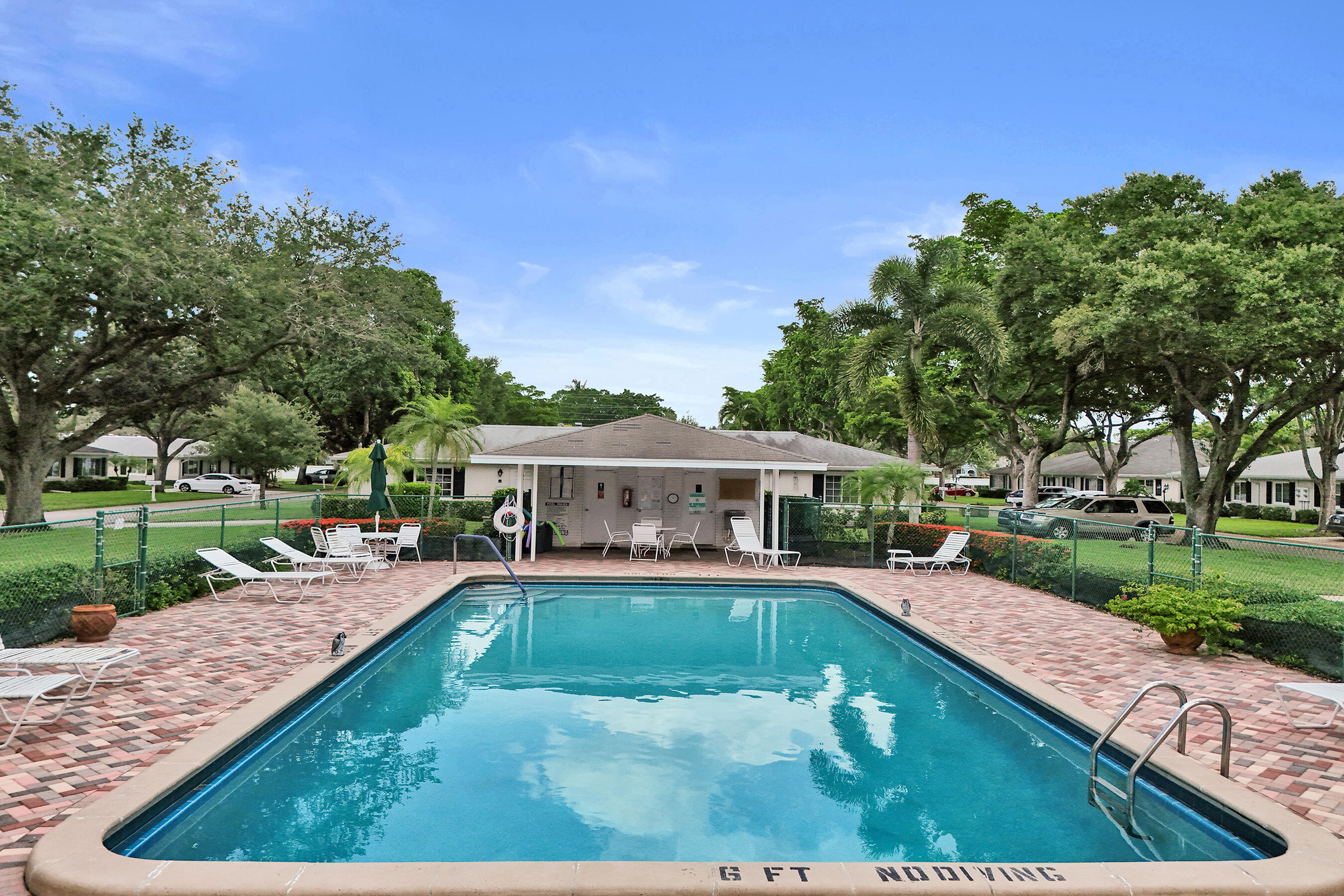 LIMETREE CONDO - Residential