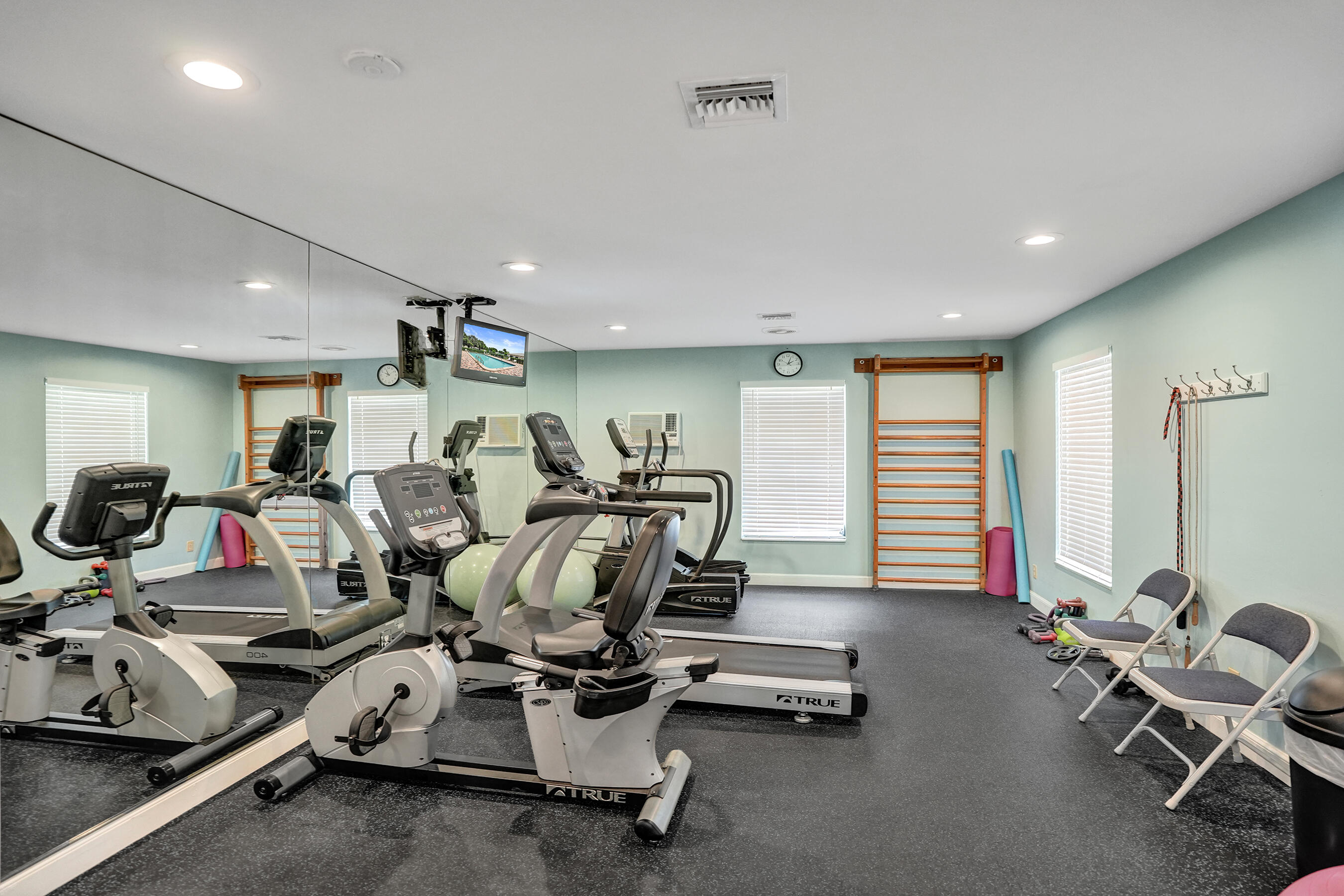 LIMETREE CONDO - Residential