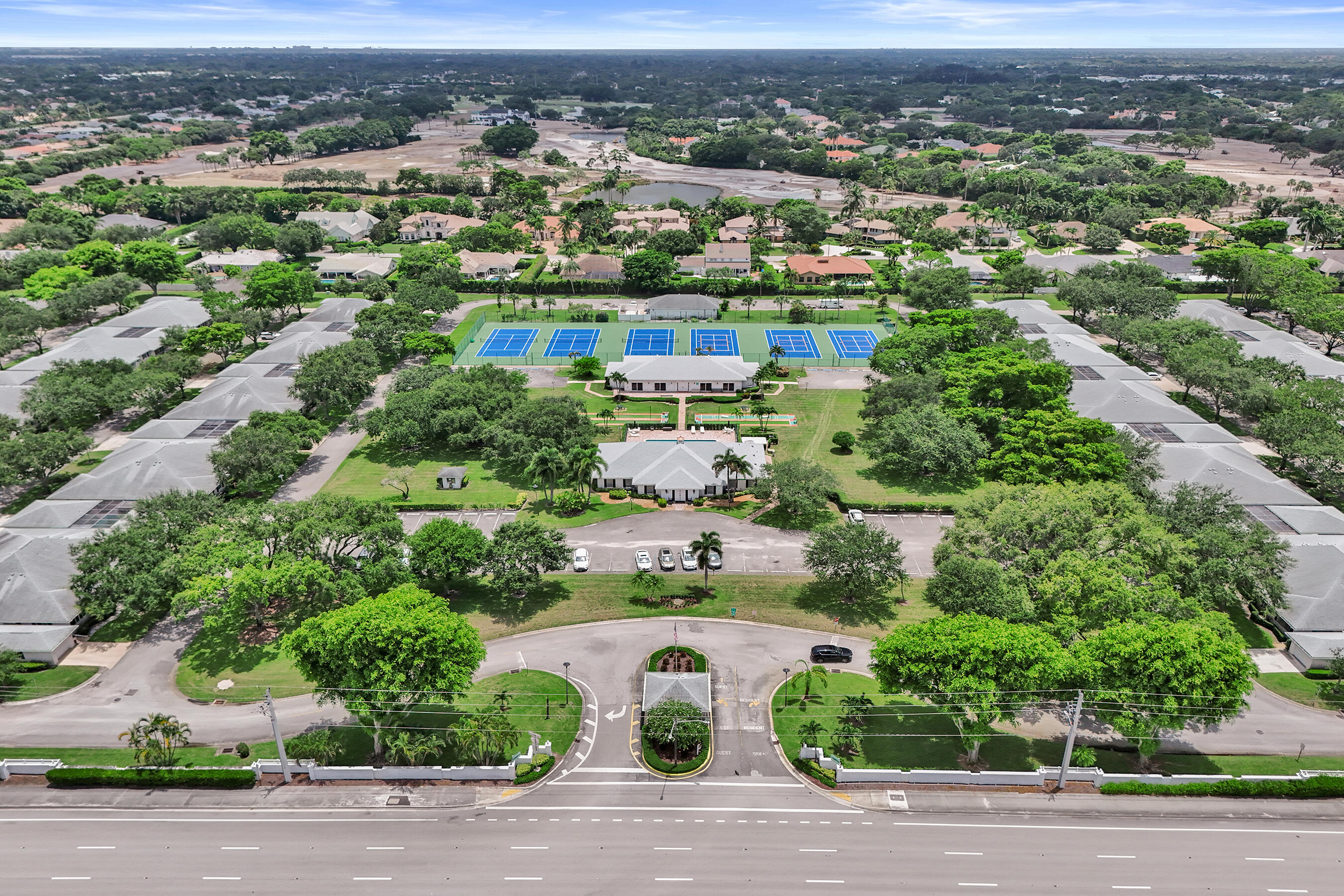 LIMETREE CONDO - Residential