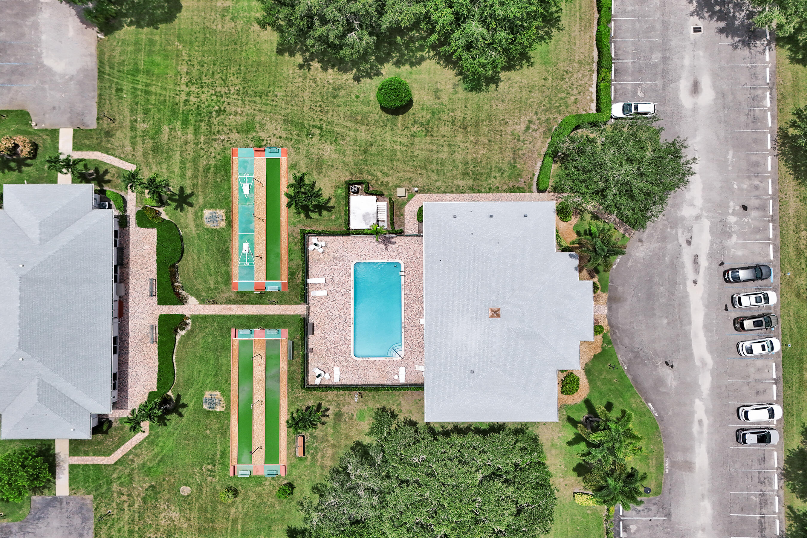 LIMETREE CONDO - Residential