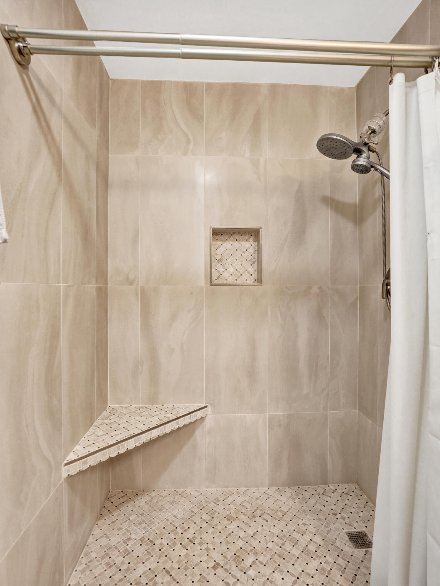LIMETREE CONDO - Residential