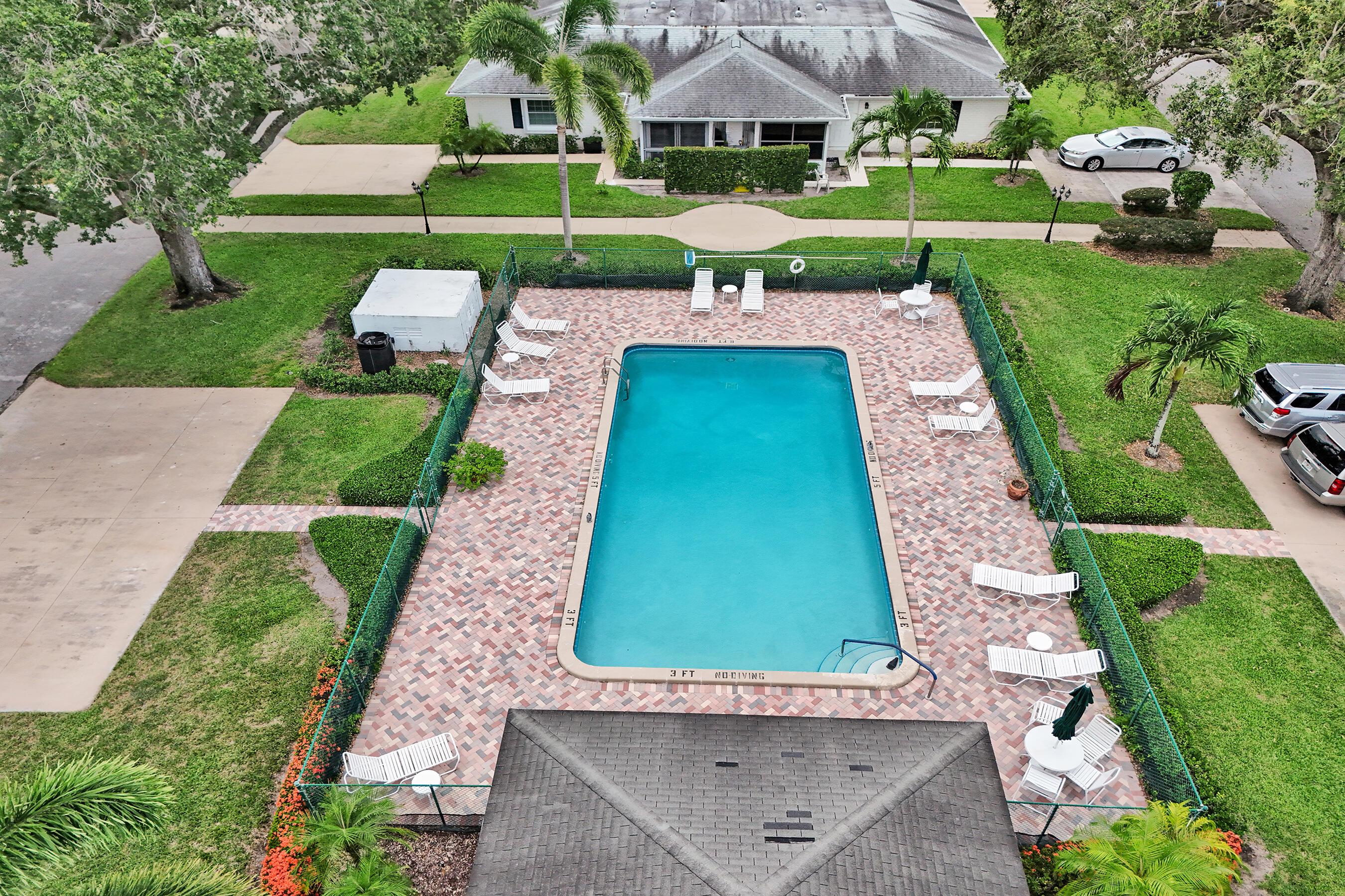 LIMETREE CONDO - Residential