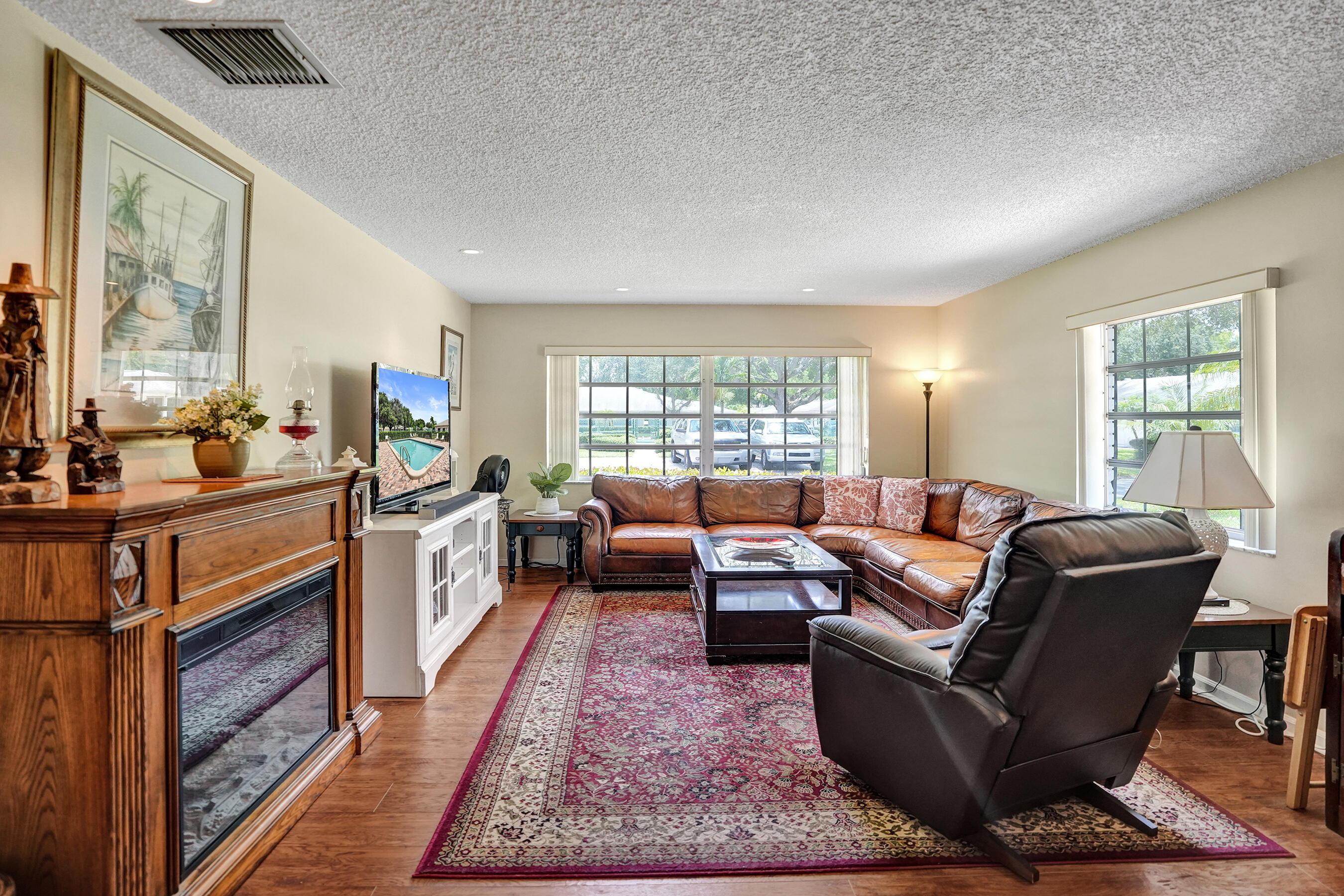 LIMETREE CONDO - Residential