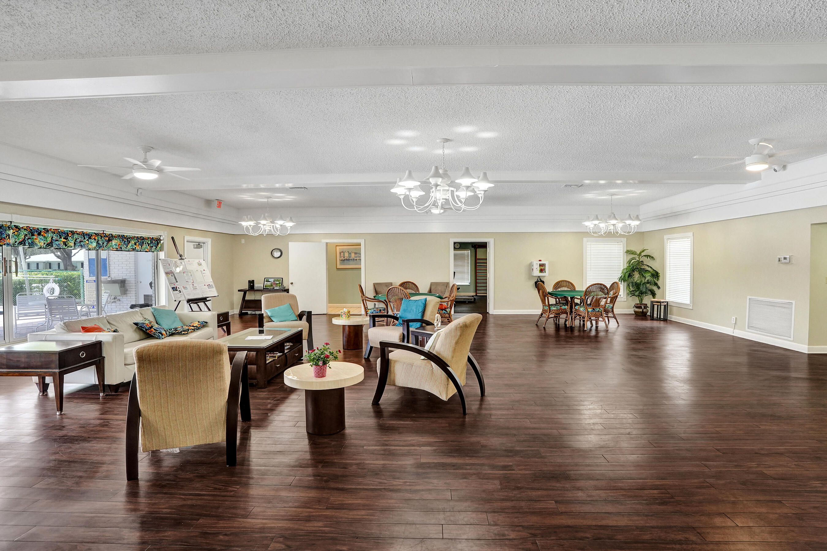 LIMETREE CONDO - Residential