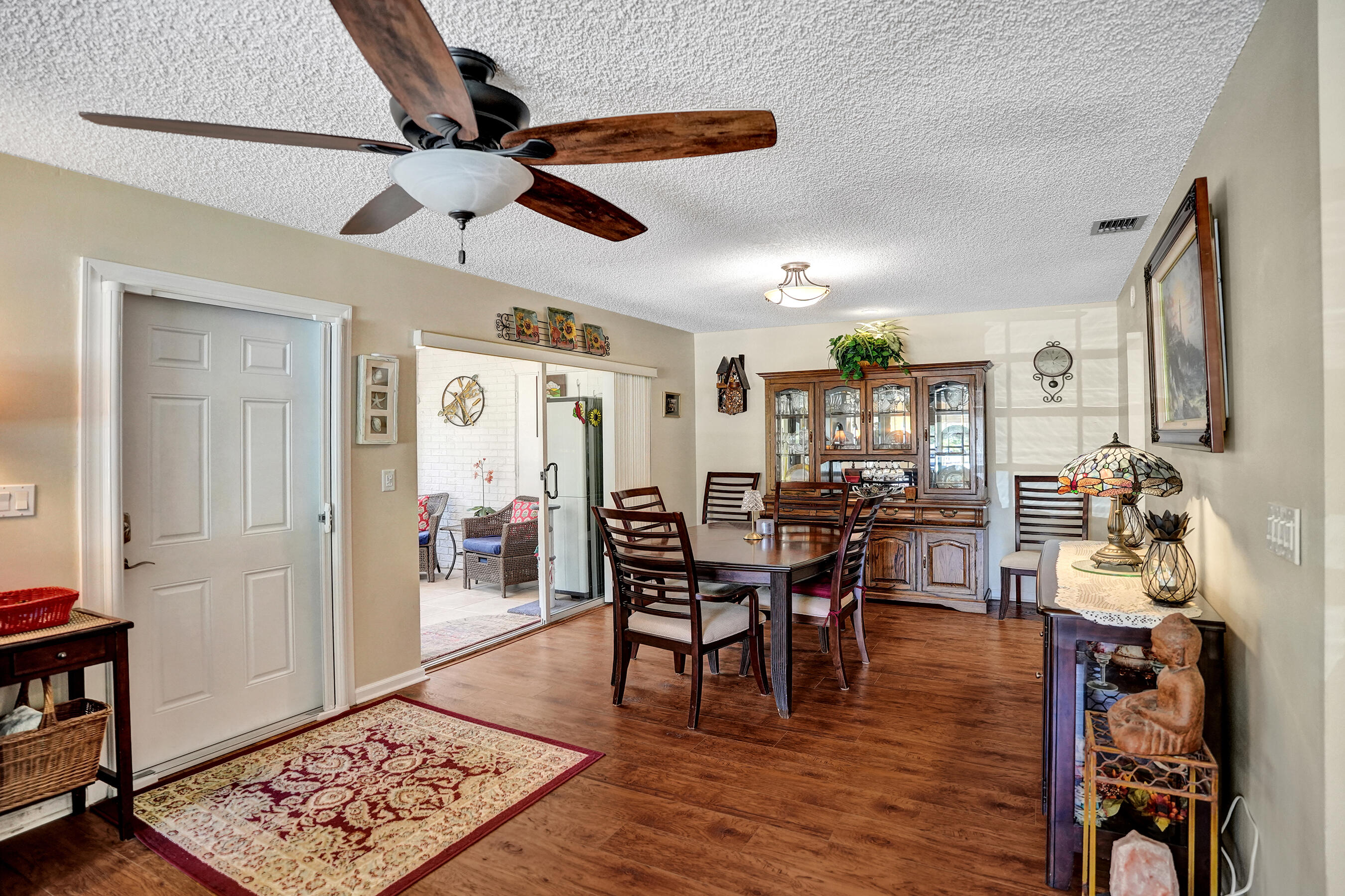 LIMETREE CONDO - Residential